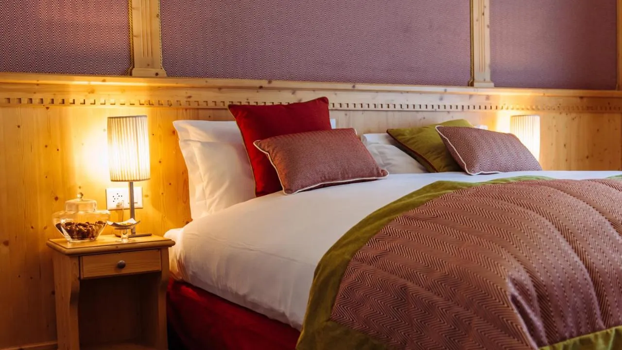 Bed in Schloss Hotel & Spa Pontresina