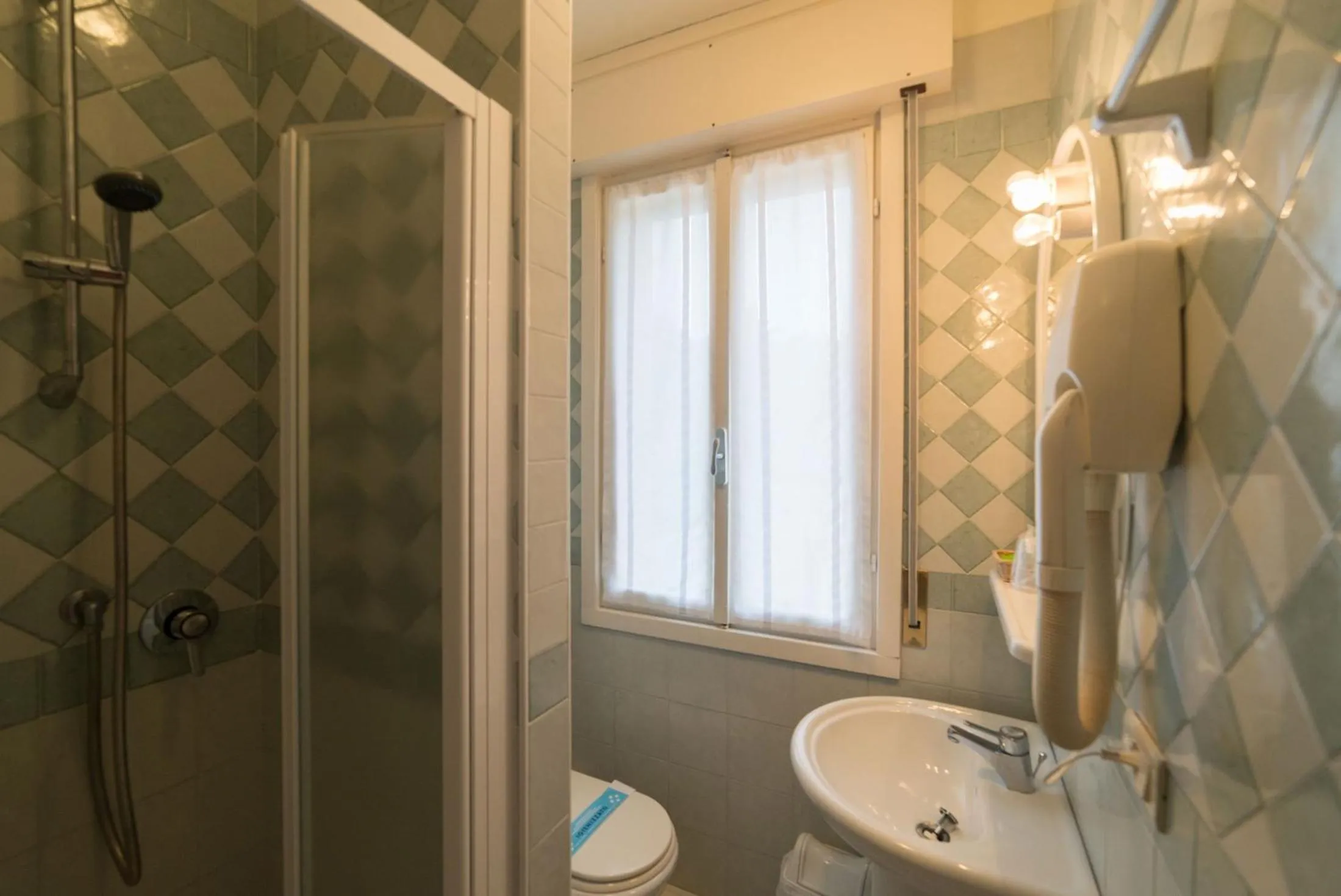 Bathroom in Hotel Airone