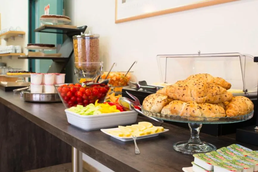 Breakfast in Hotel Airone