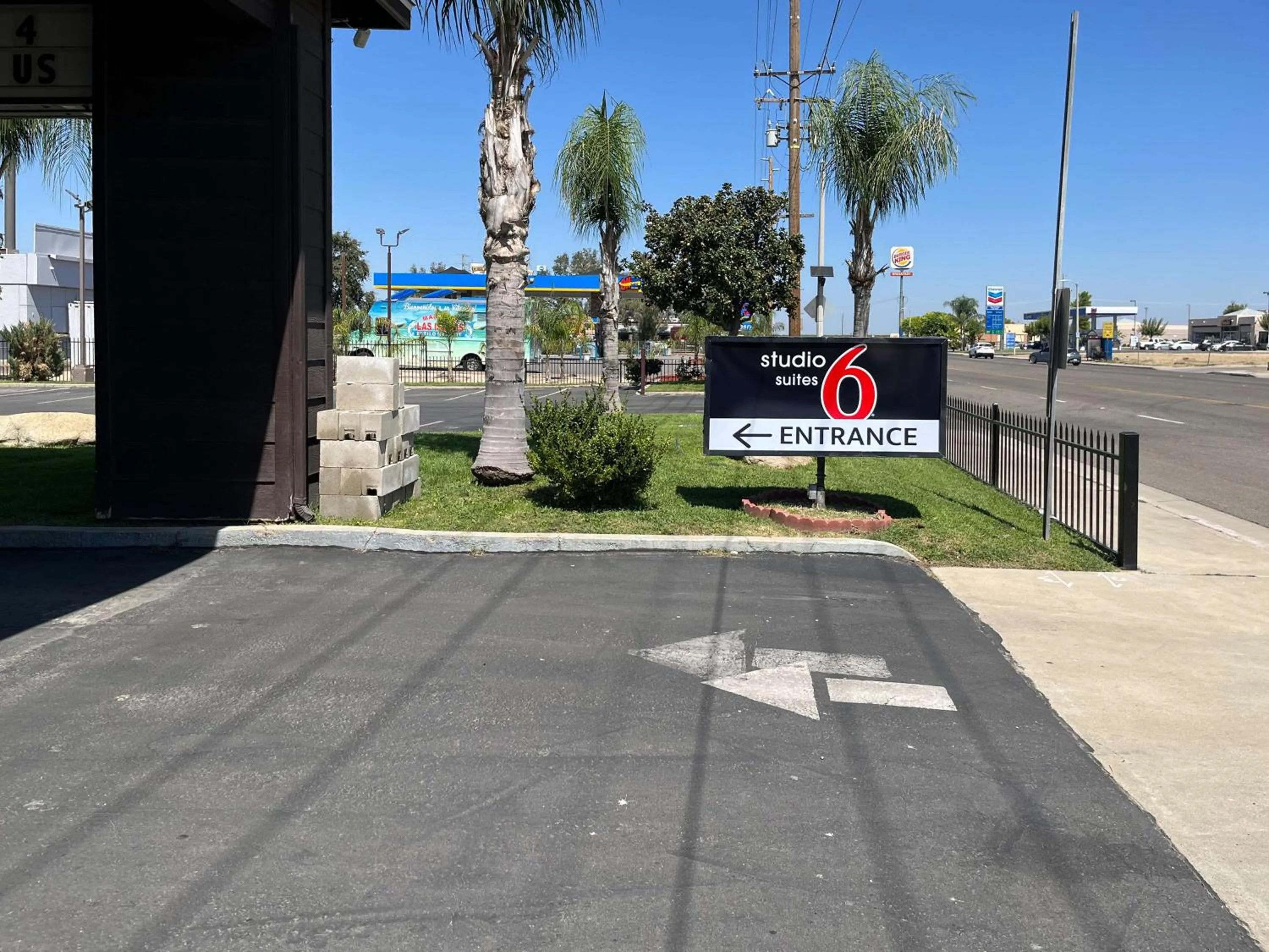 Property building in Studio 6 Suites Delano, CA