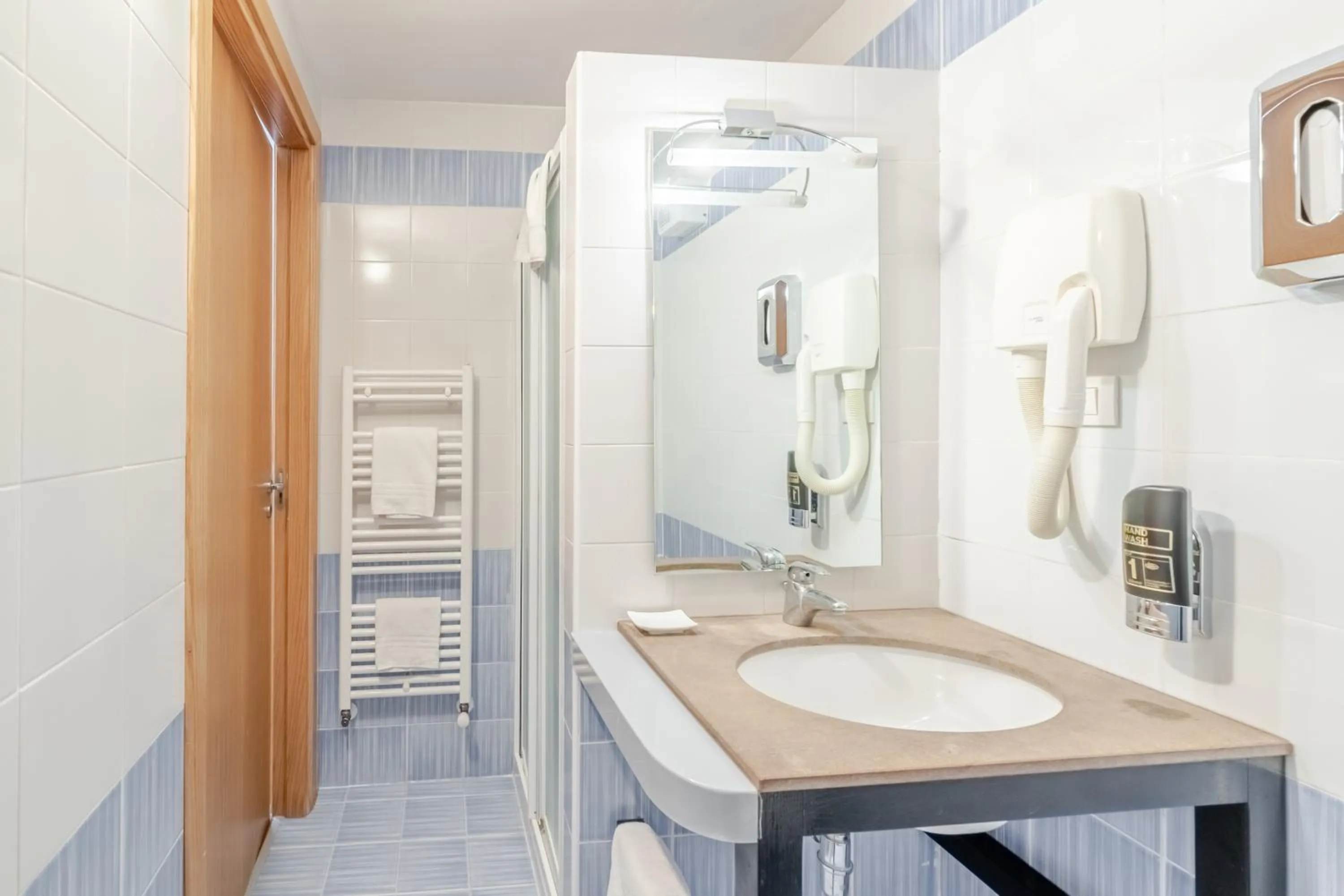 Shower in Hotel Dolomiti Chalet