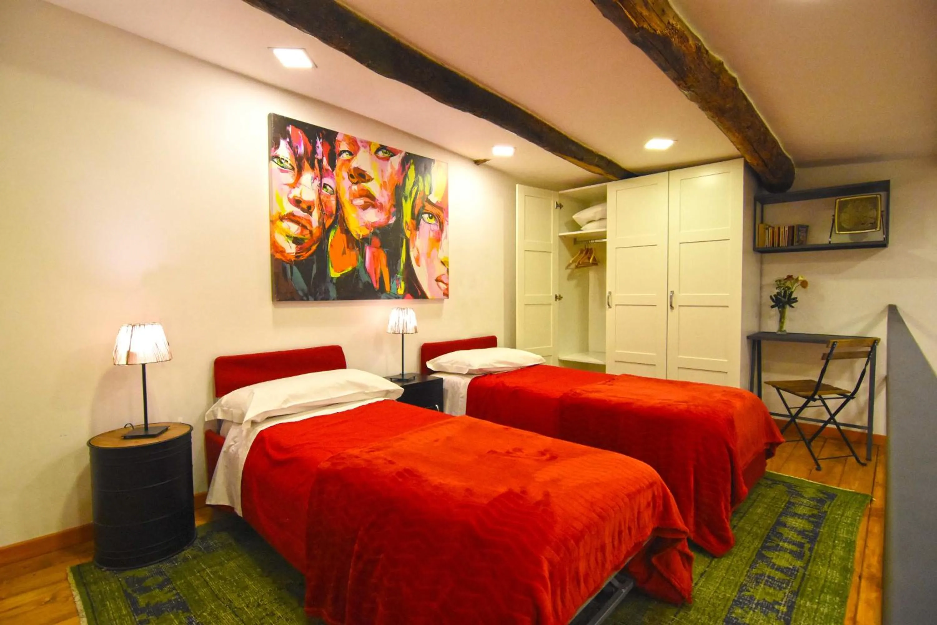 Shower, Bed in B&B Ninarella Napoli