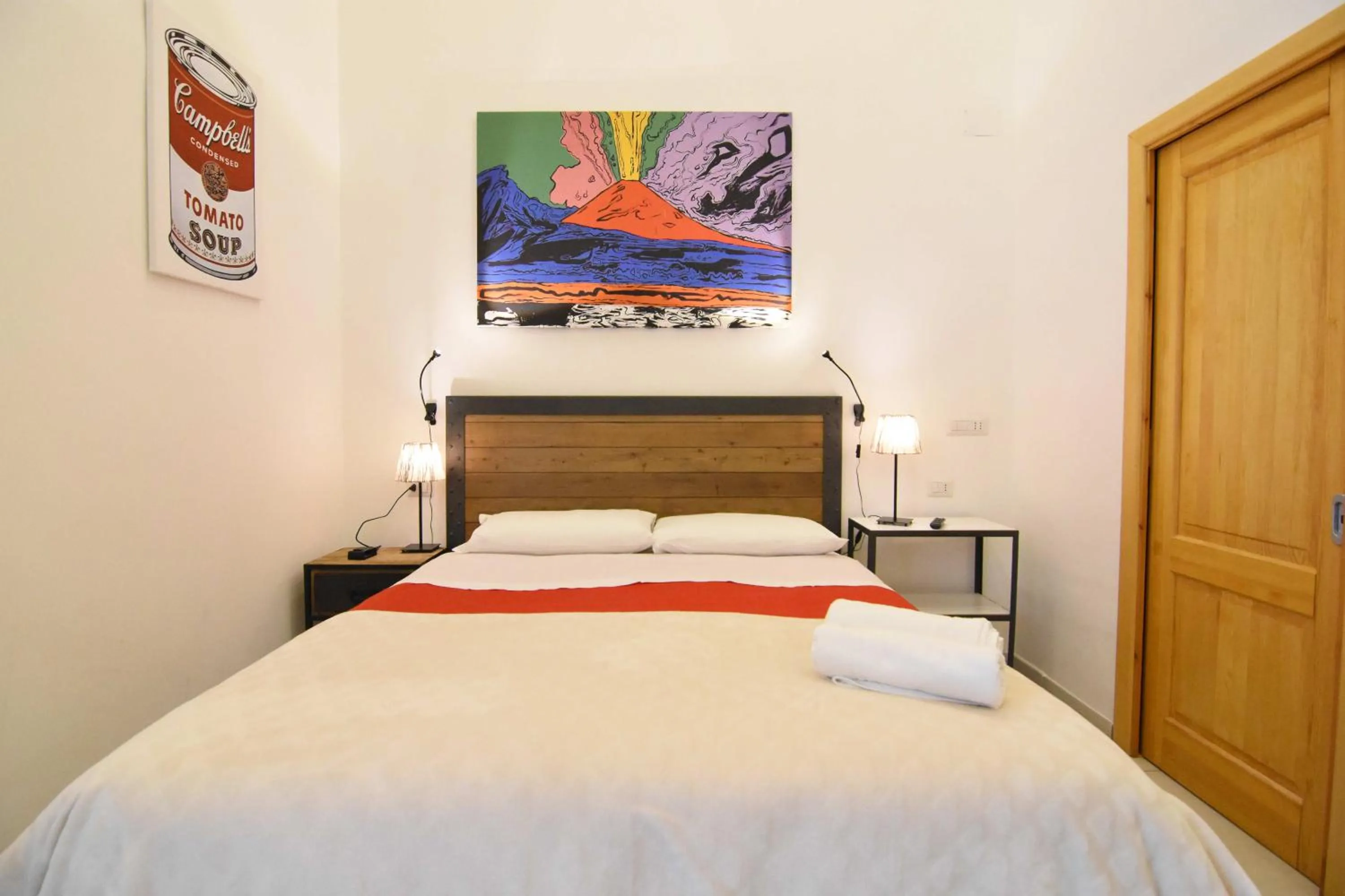 Shower, Bed in B&B Ninarella Napoli