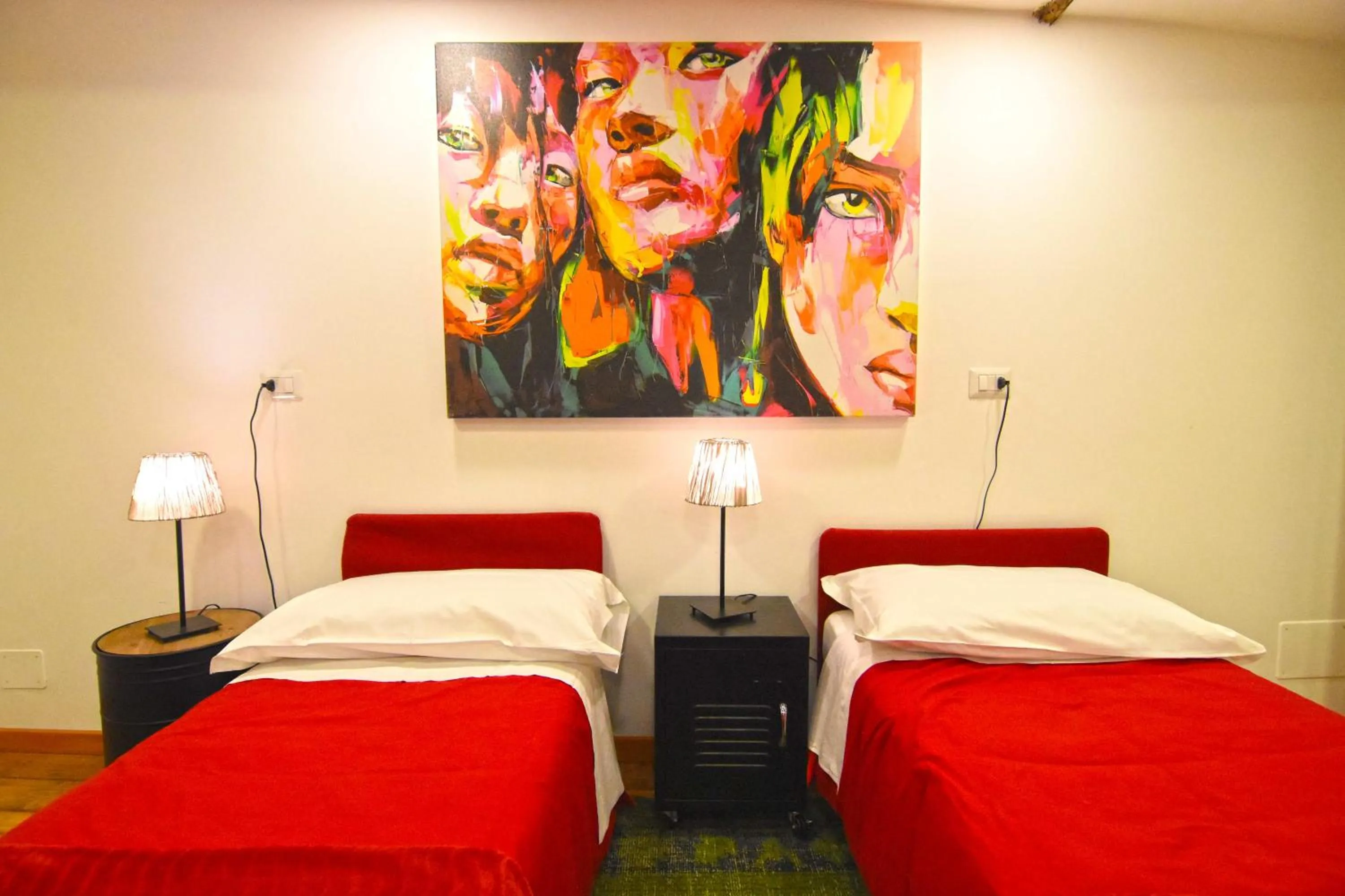 Shower, Bed in B&B Ninarella Napoli