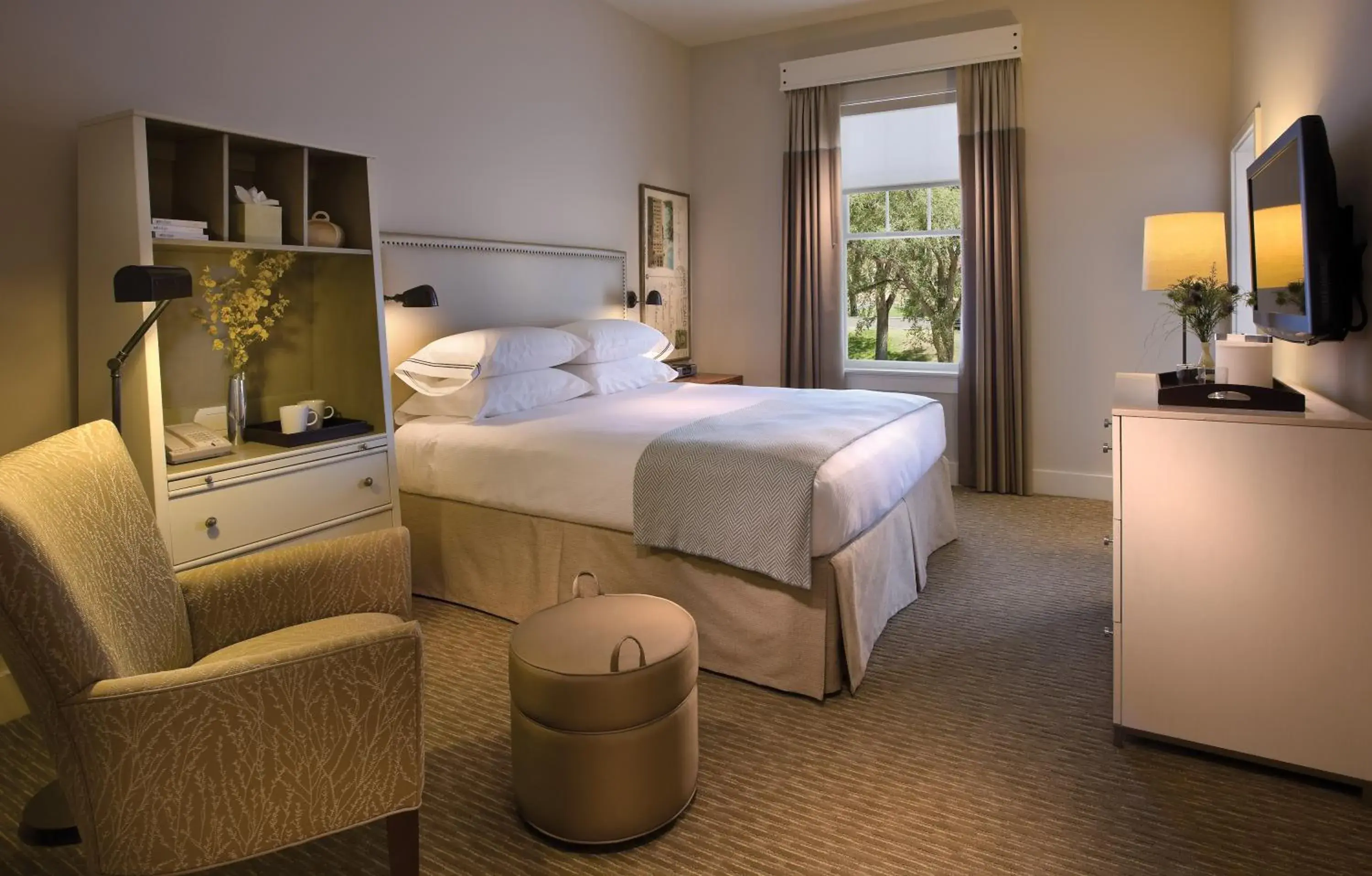 Traditional King Room - single occupancy in Hotel Parq Central Albuquerque Traditional King Room - single occupancy in Hotel Parq Central Albuquerque