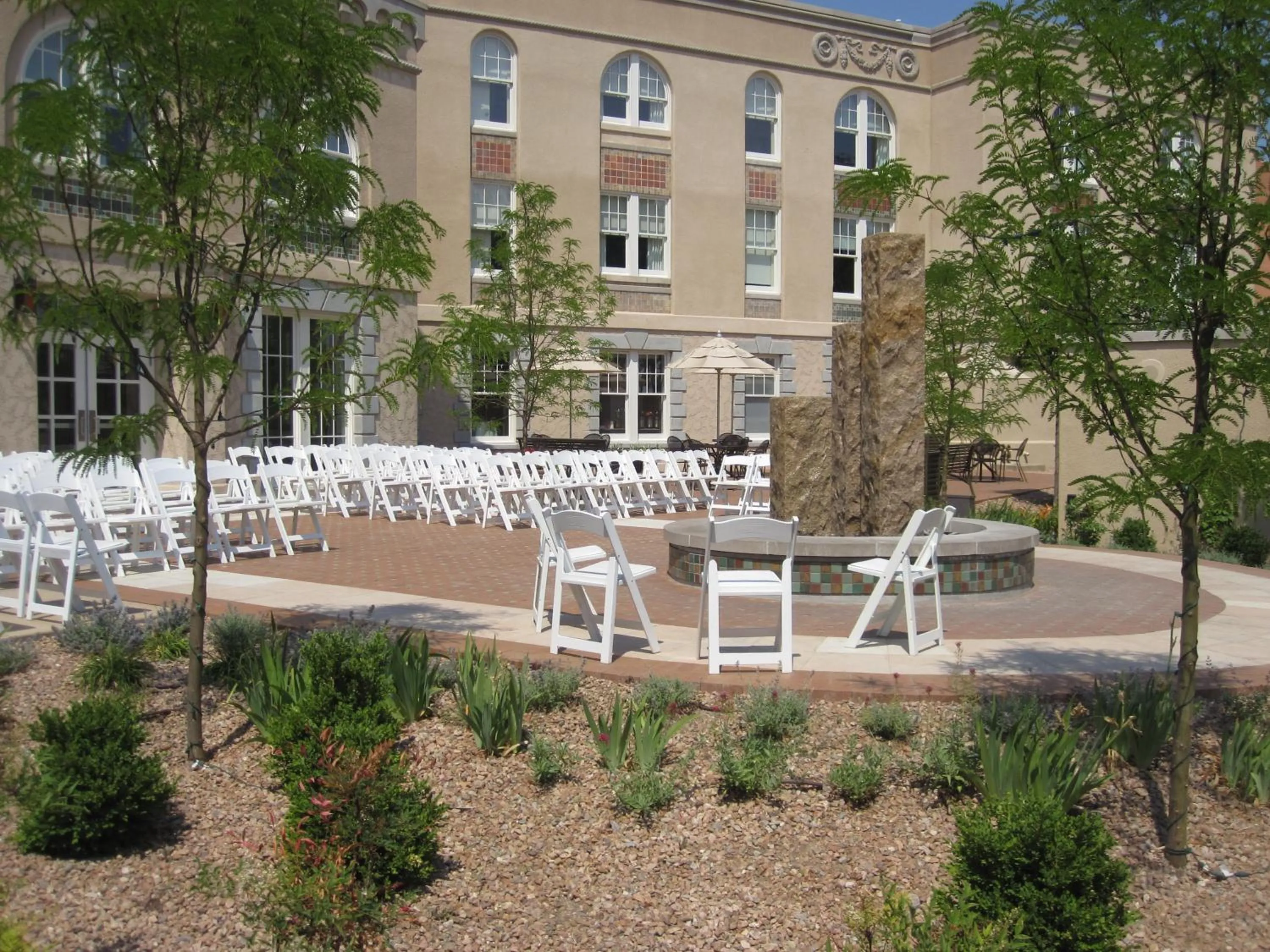 Facade/entrance in Hotel Parq Central Albuquerque