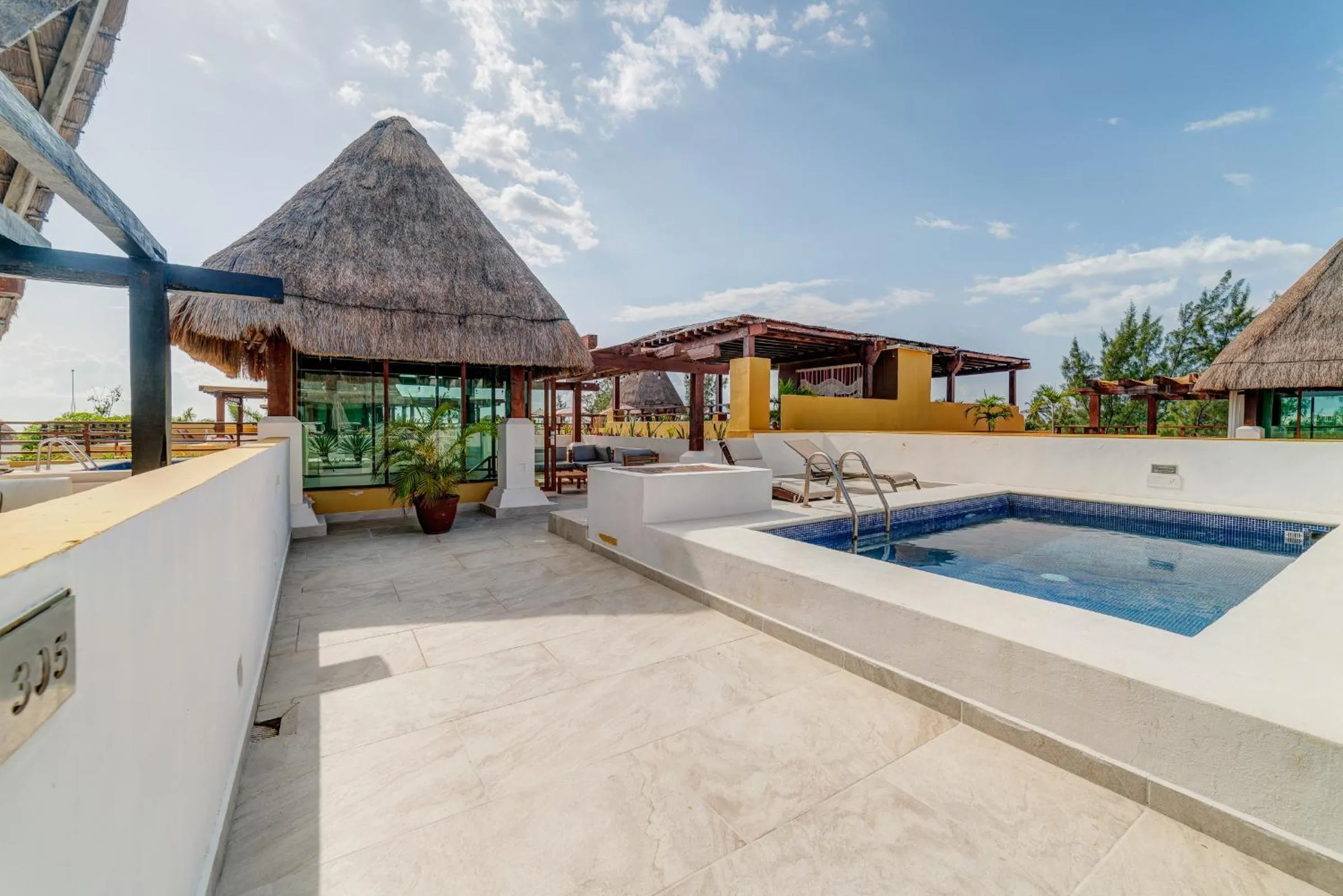 Swimming pool in Pueblito Escondido by Mistik Vacation Rentals