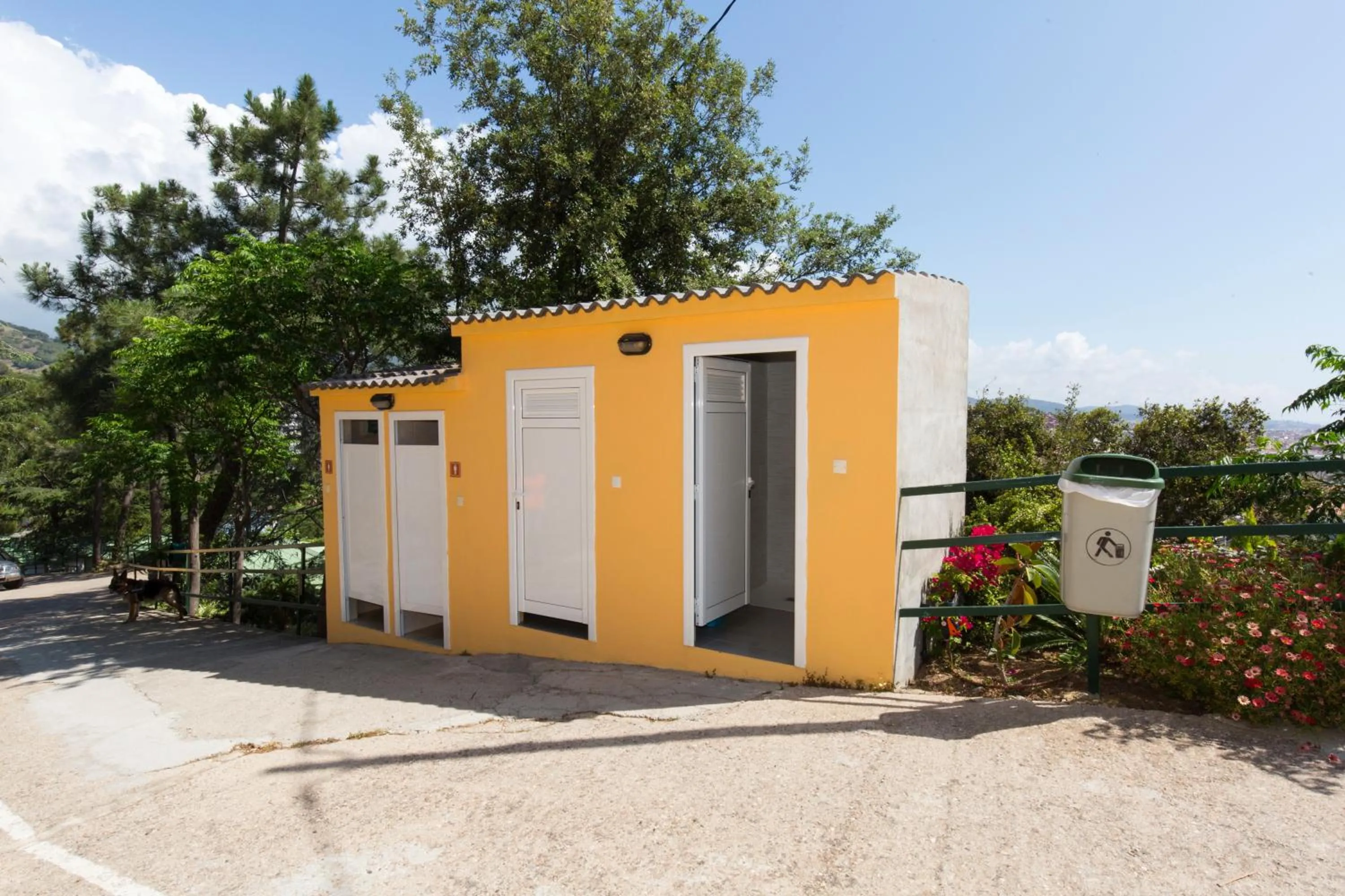 Camping Bungalows El Far