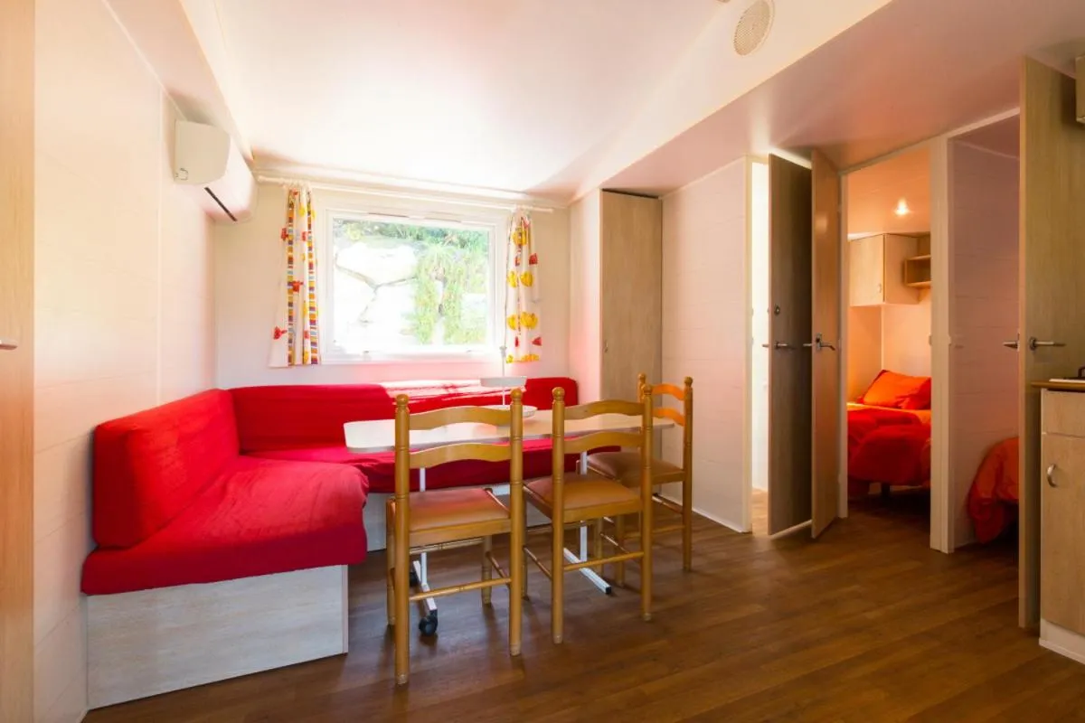 Camping Bungalows El Far