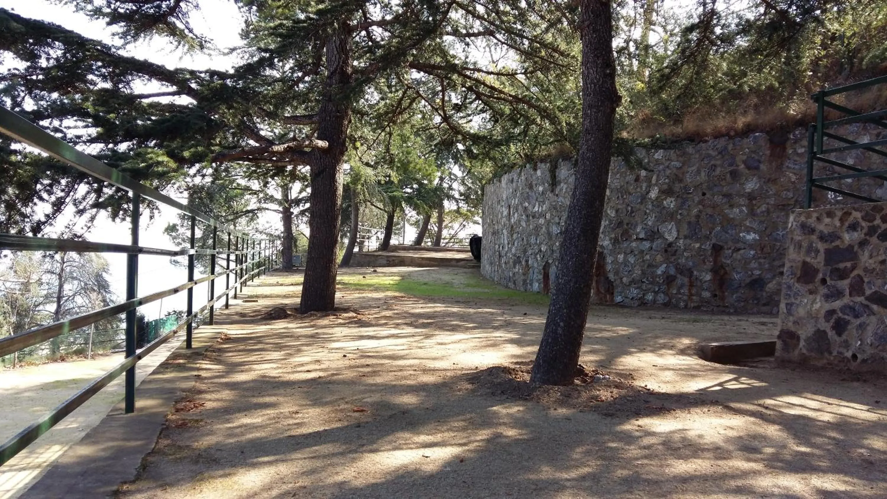 Camping Bungalows El Far