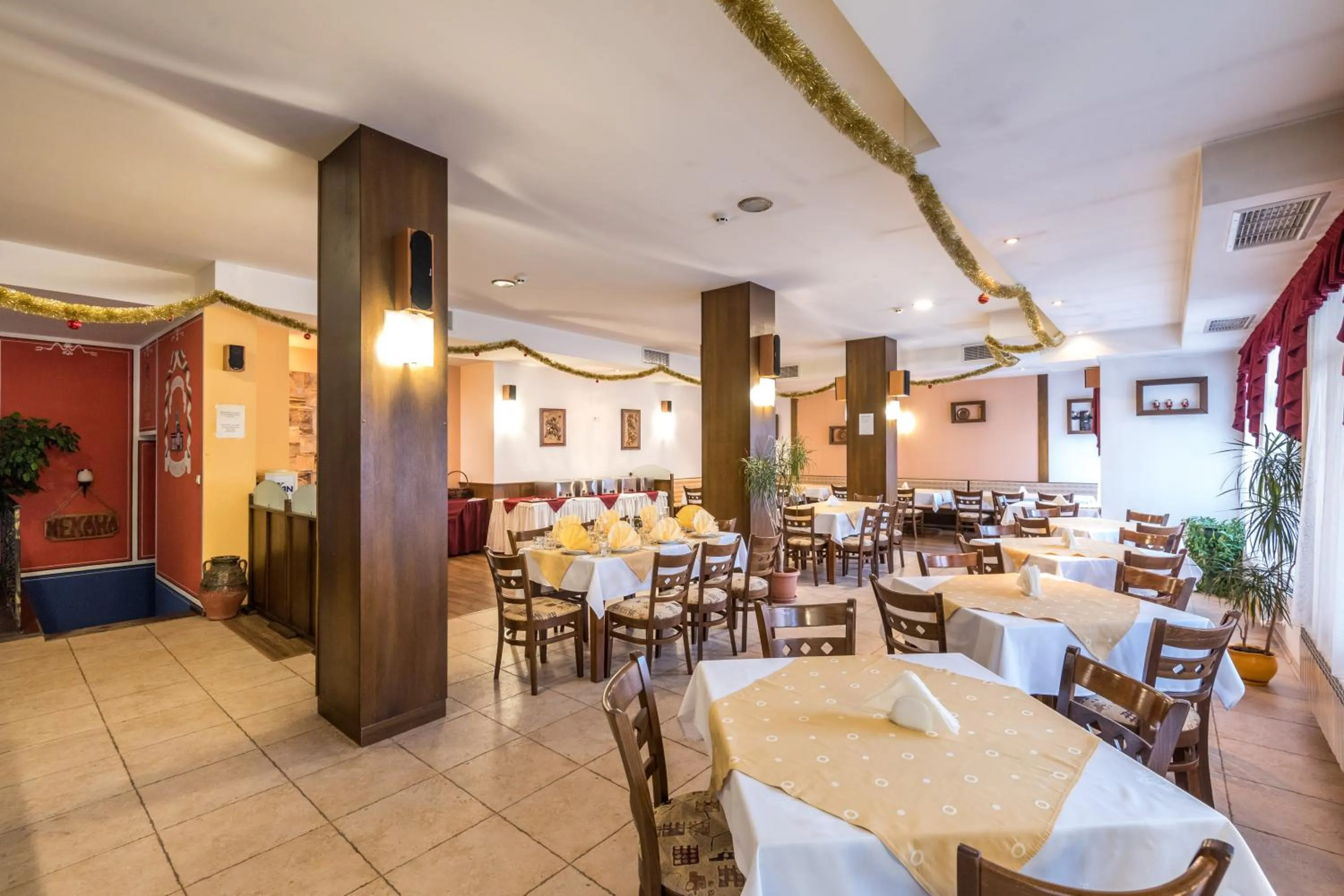Restaurant/places to eat in Hotel Iceberg Bansko