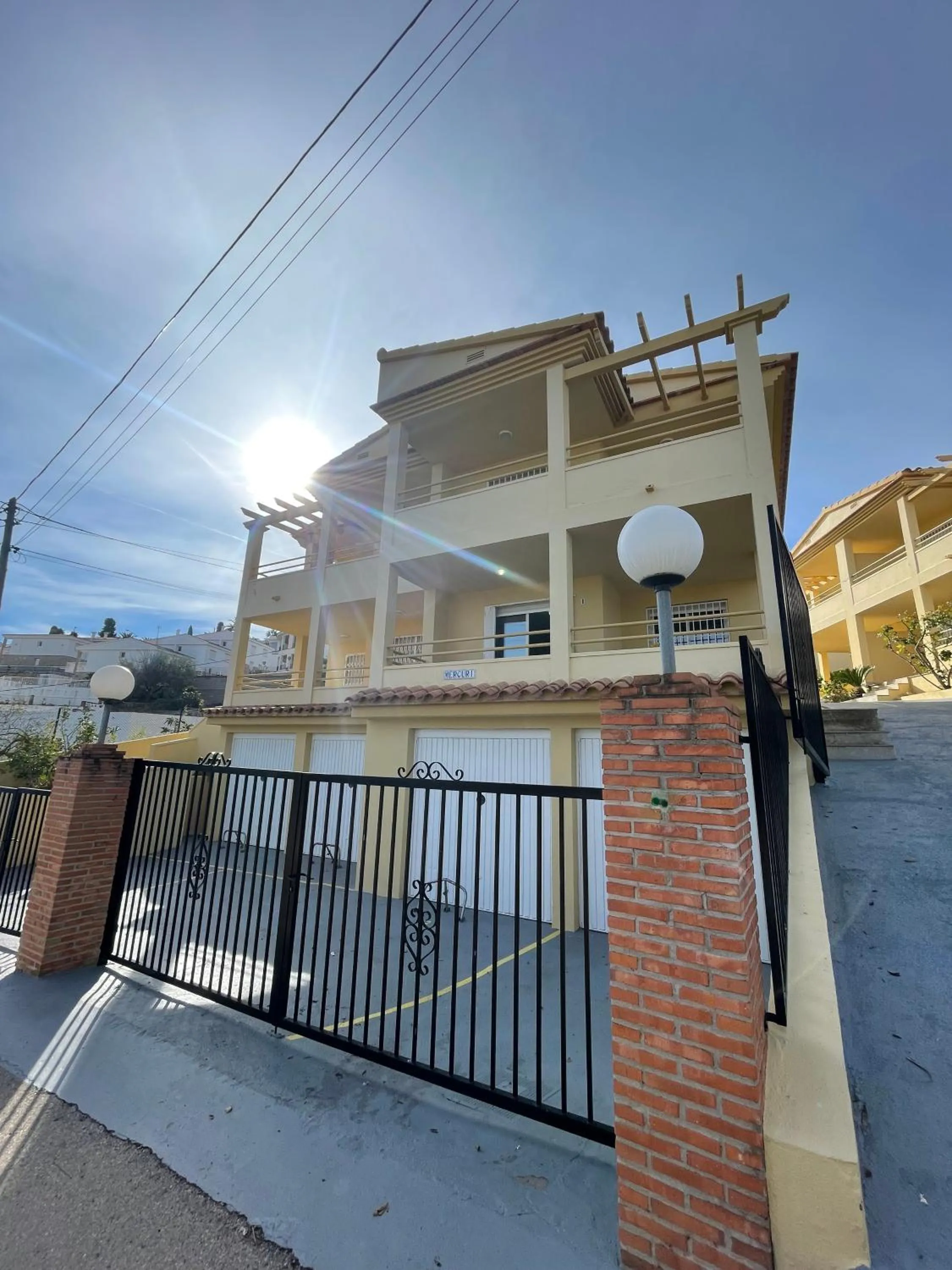 Property building in Alpen1 Mercuri