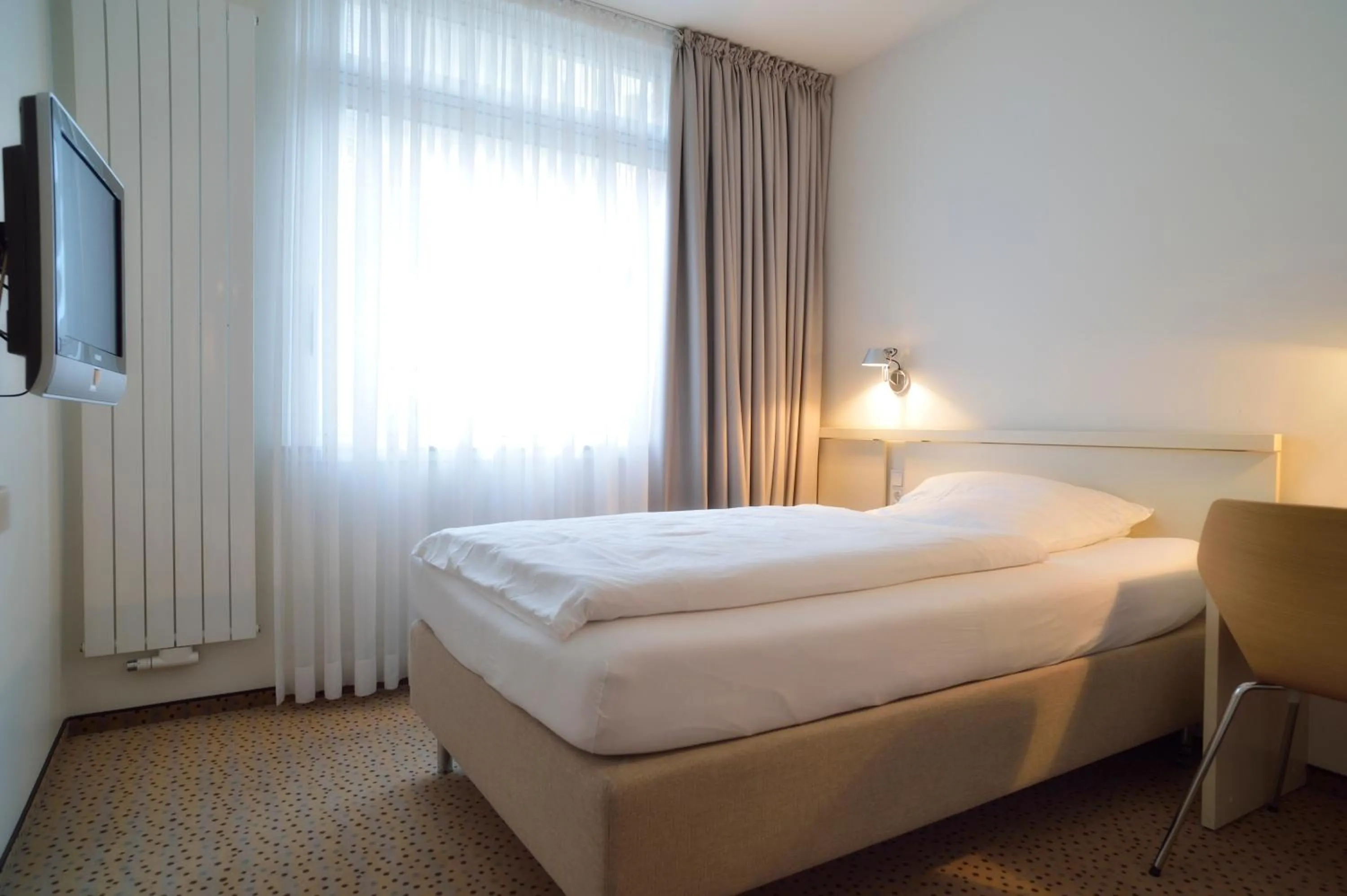 Photo of the whole room, Bed in Hotel Restaurant Reuter