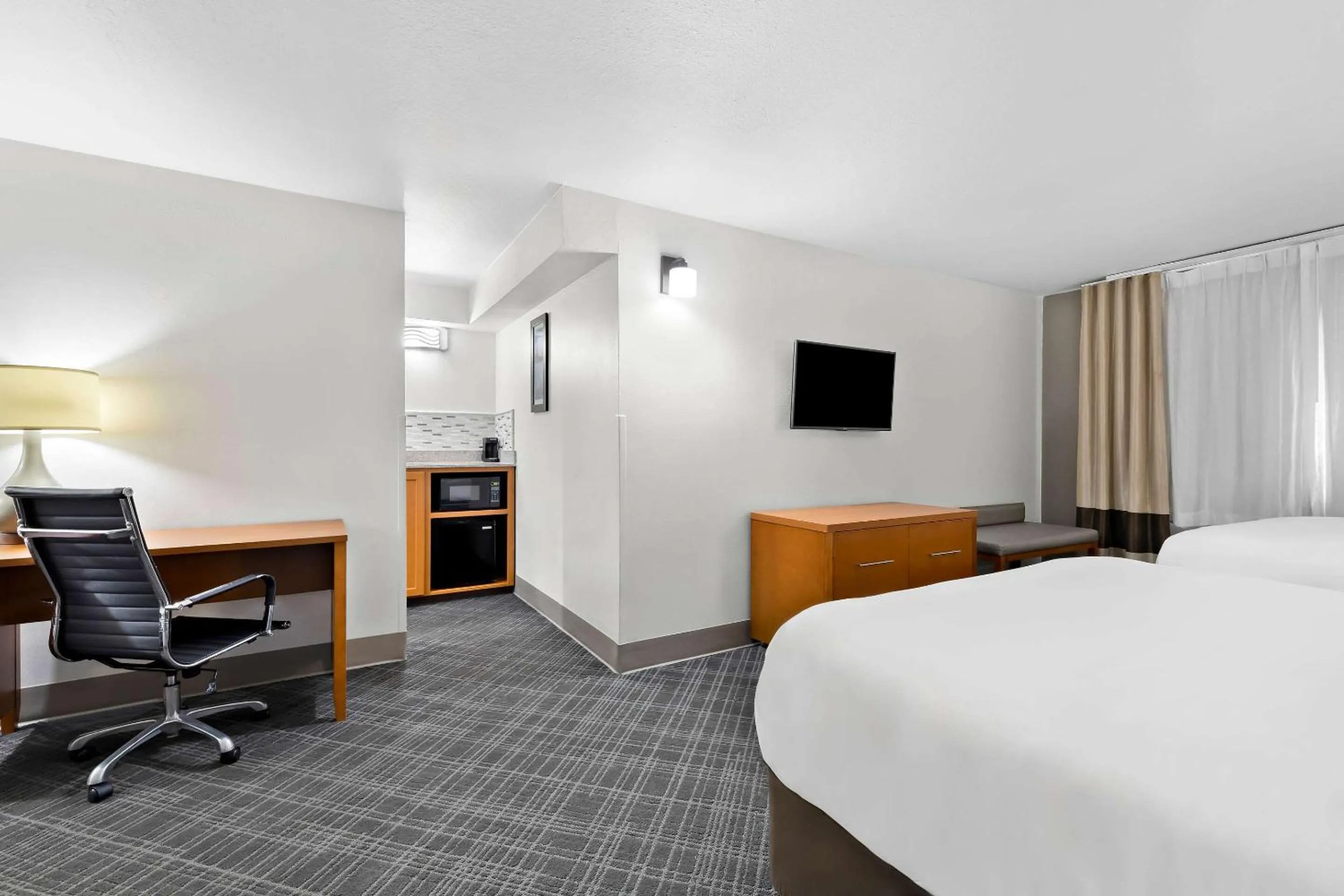 Bedroom, Bed in Comfort Inn & Suites Nashville Near Tanger Outlets I-24 Antioch