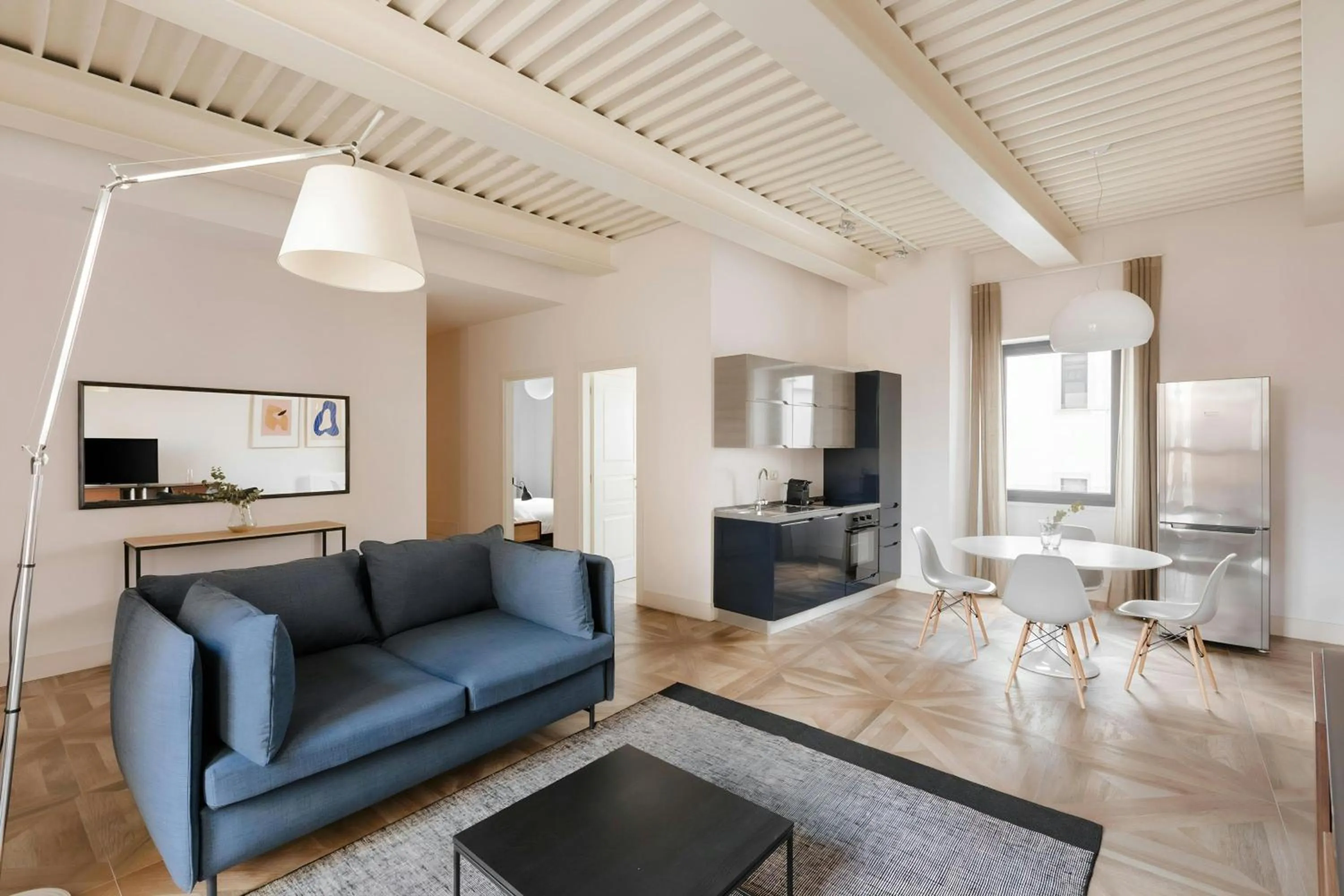 Living room in Piazza Barberini, Sonder Apartment by Marriott Bonvoy