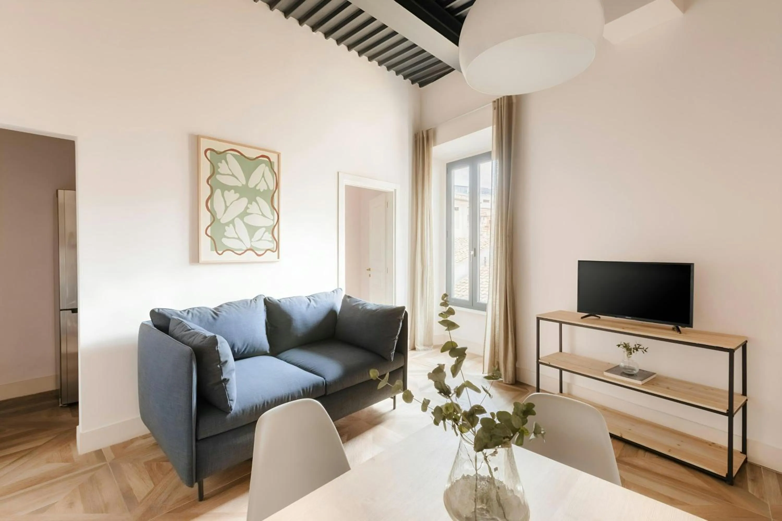 Living room in Piazza Barberini, Sonder Apartment by Marriott Bonvoy