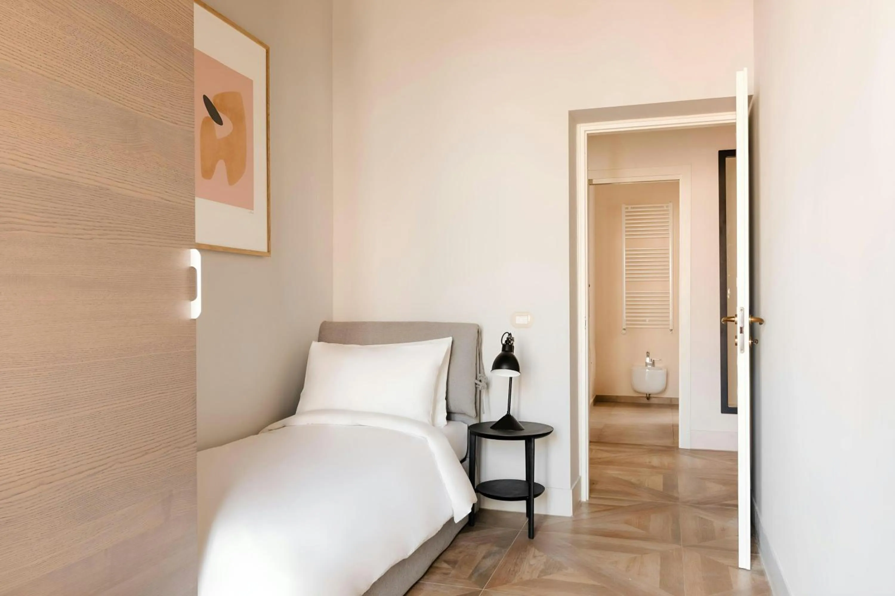 Bedroom, Bed in Piazza Barberini, Sonder Apartment by Marriott Bonvoy