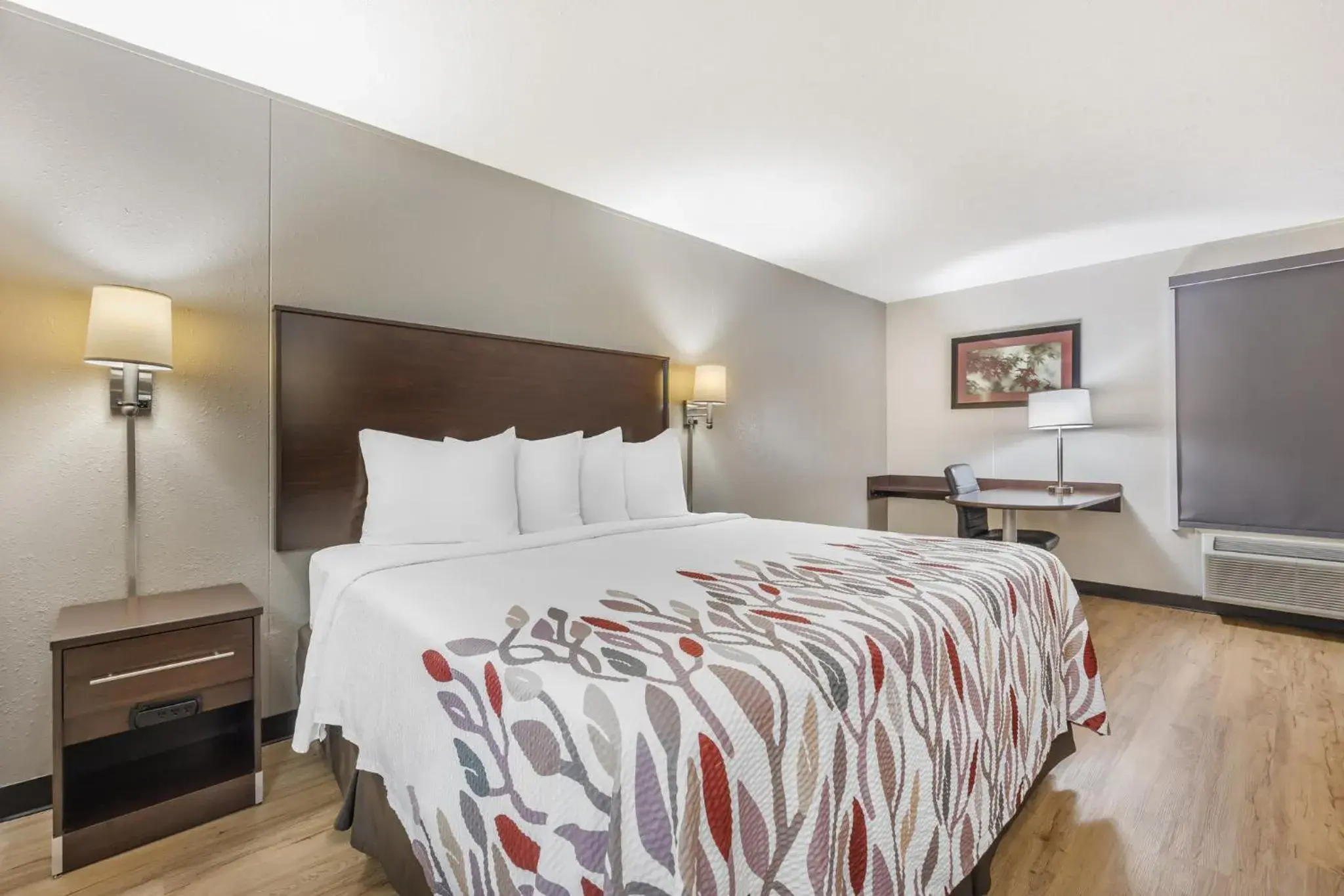 Superior King Room - Smoke Free in Red Roof Inn Paducah Superior King Room - Smoke Free in Red Roof Inn Paducah