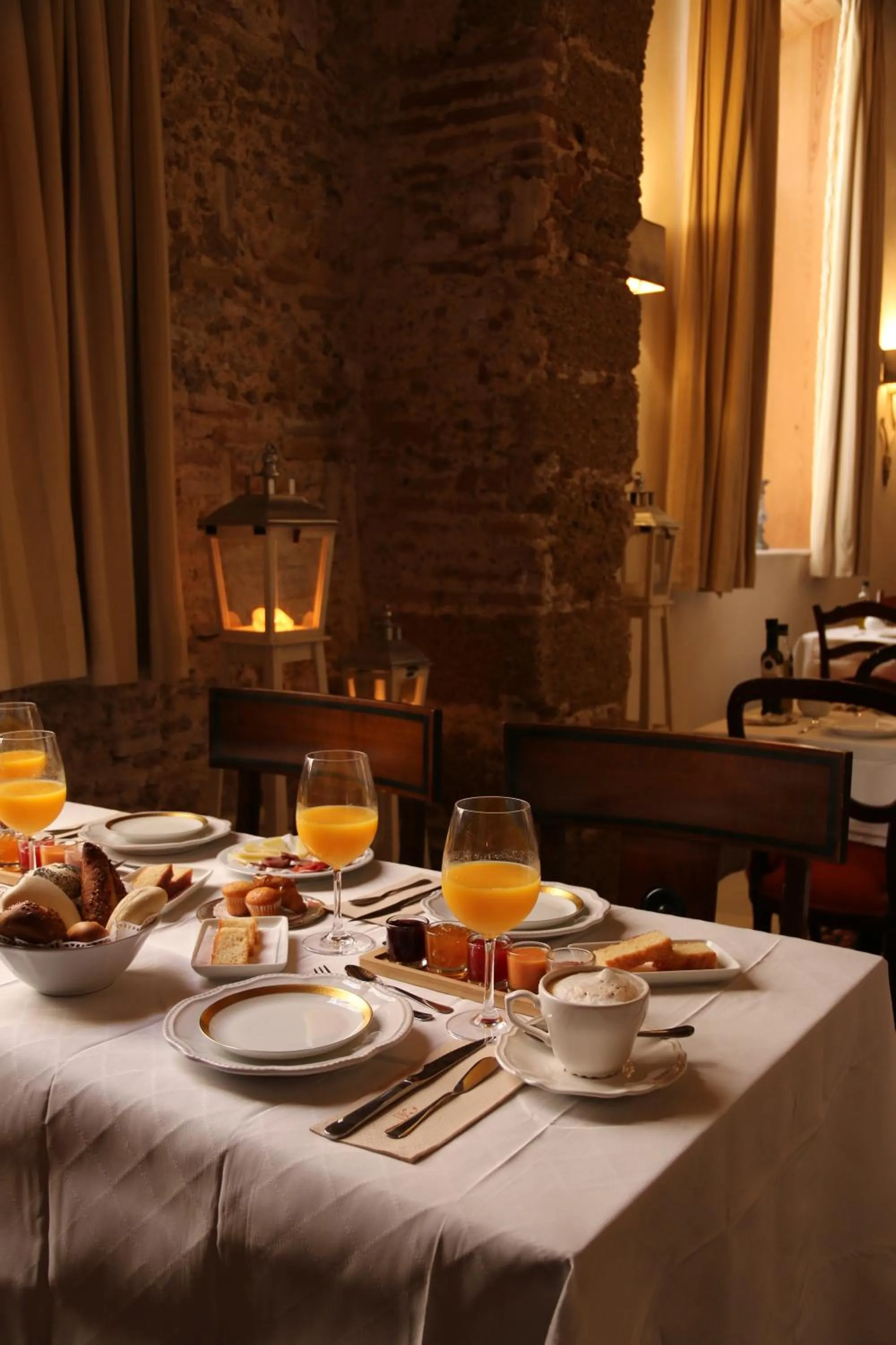 Breakfast in Hotel Casa de las Cuatro Torres