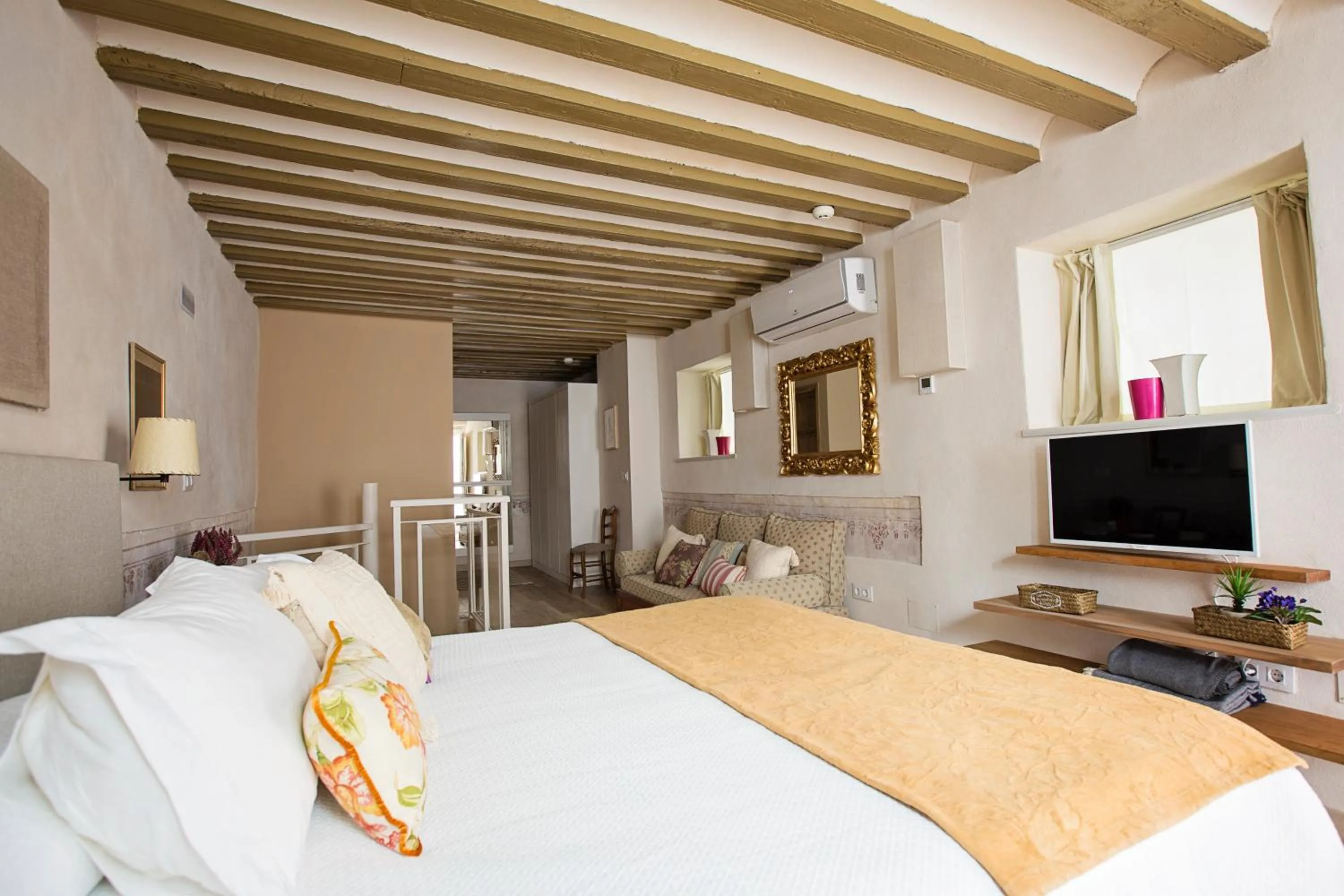 Bedroom, Bed in Hotel Casa de las Cuatro Torres