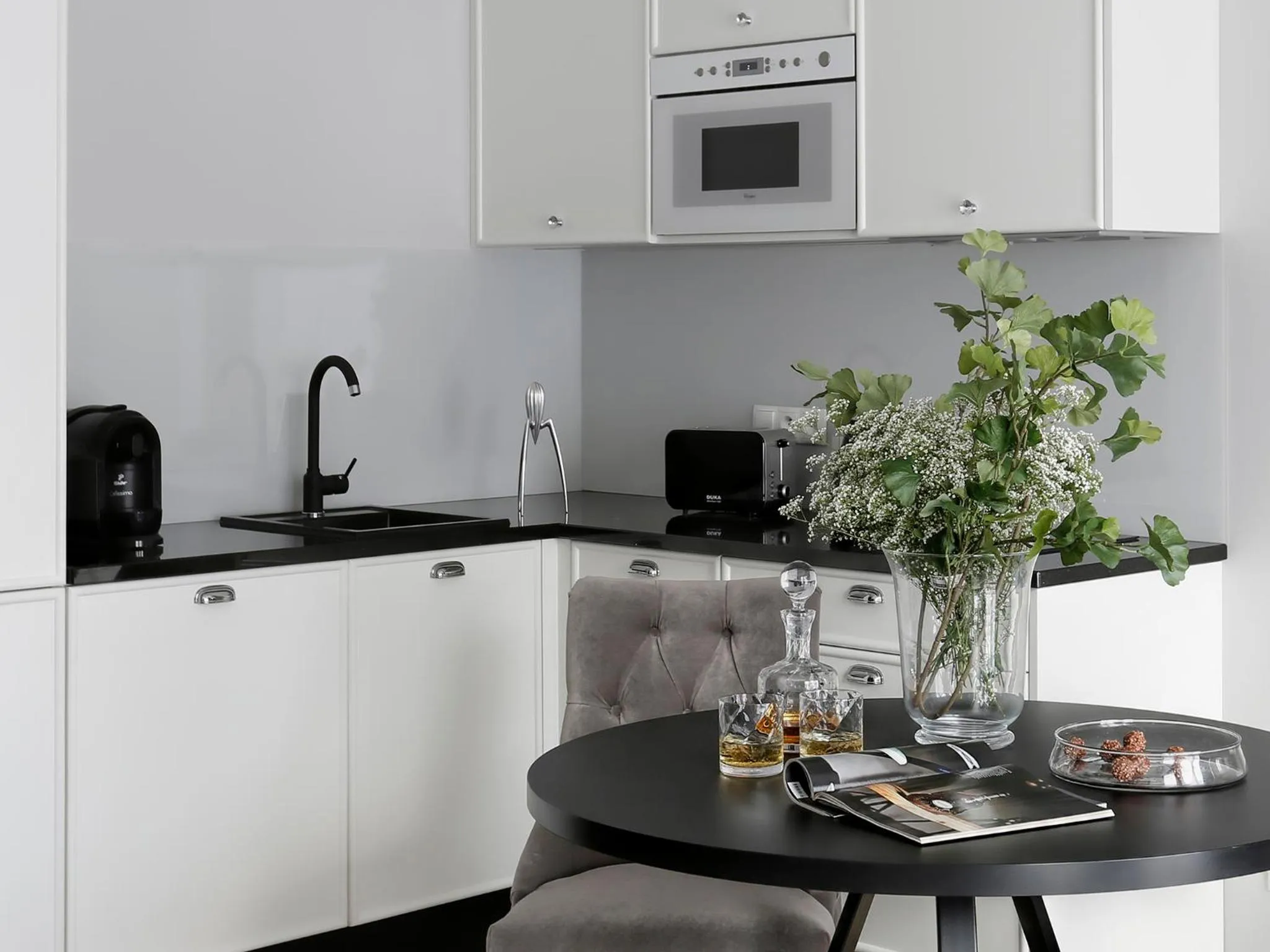 Kitchen or kitchenette in Lavoo Boutique Apartments