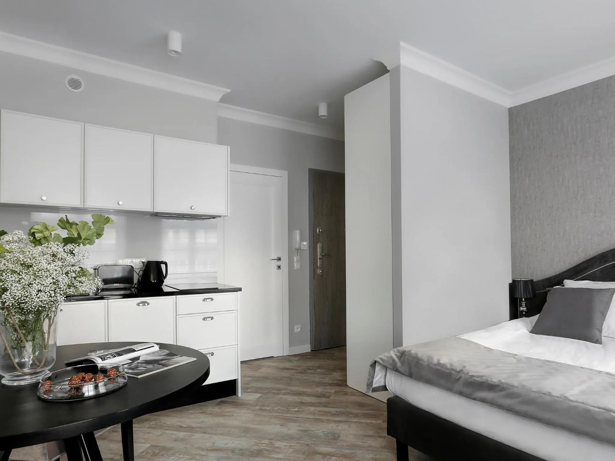 Living room, Bed in Lavoo Boutique Apartments
