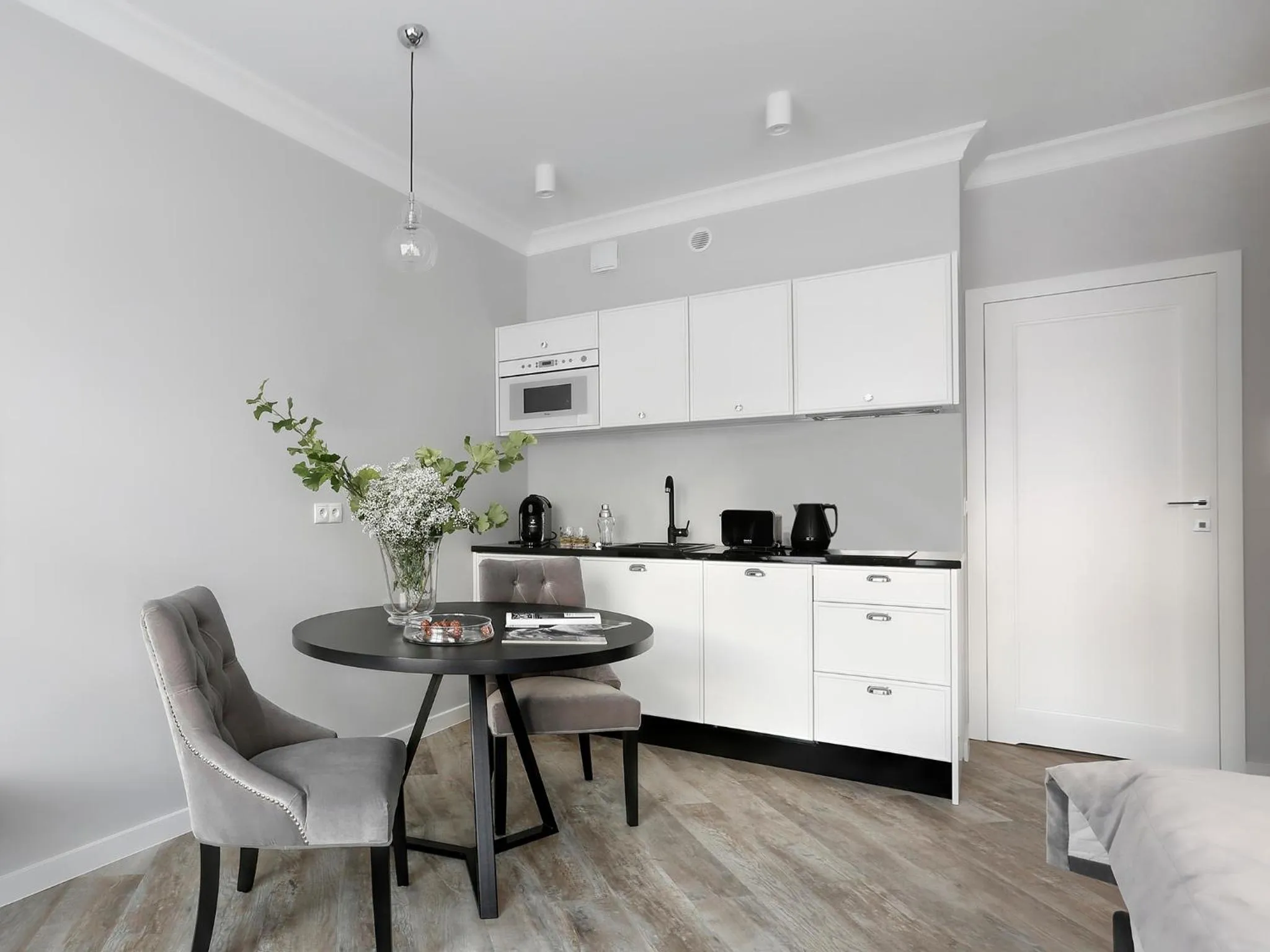 Kitchen or kitchenette in Lavoo Boutique Apartments
