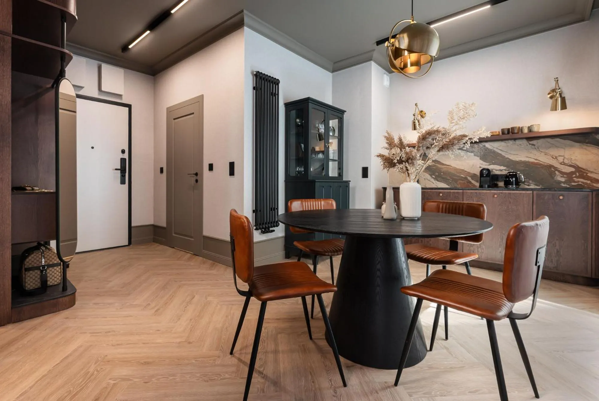 Dining area in Lavoo Boutique Apartments