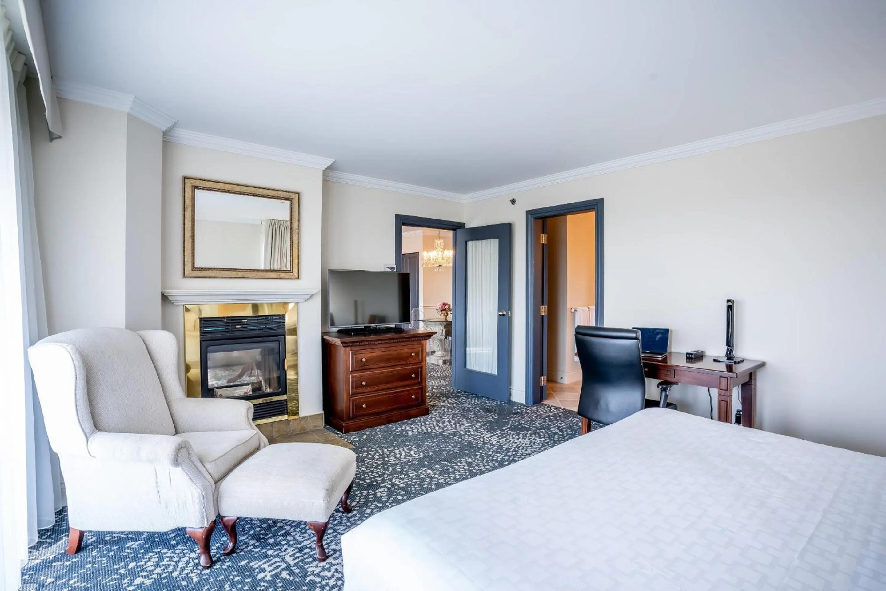Bedroom, Bed in Manoir Des Sables, an Ascend Collection Hotel