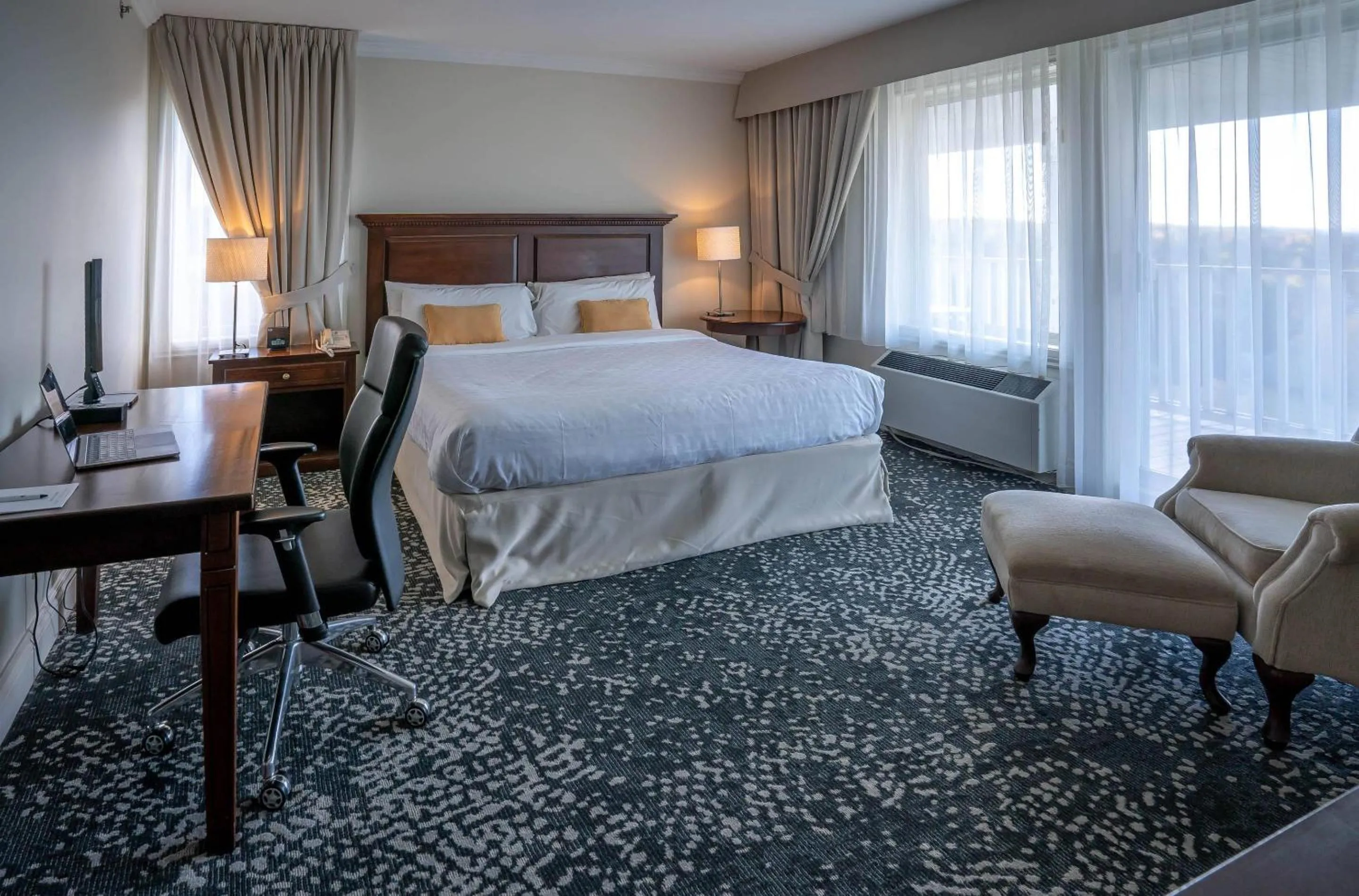 Bedroom, Bed in Manoir Des Sables, an Ascend Collection Hotel