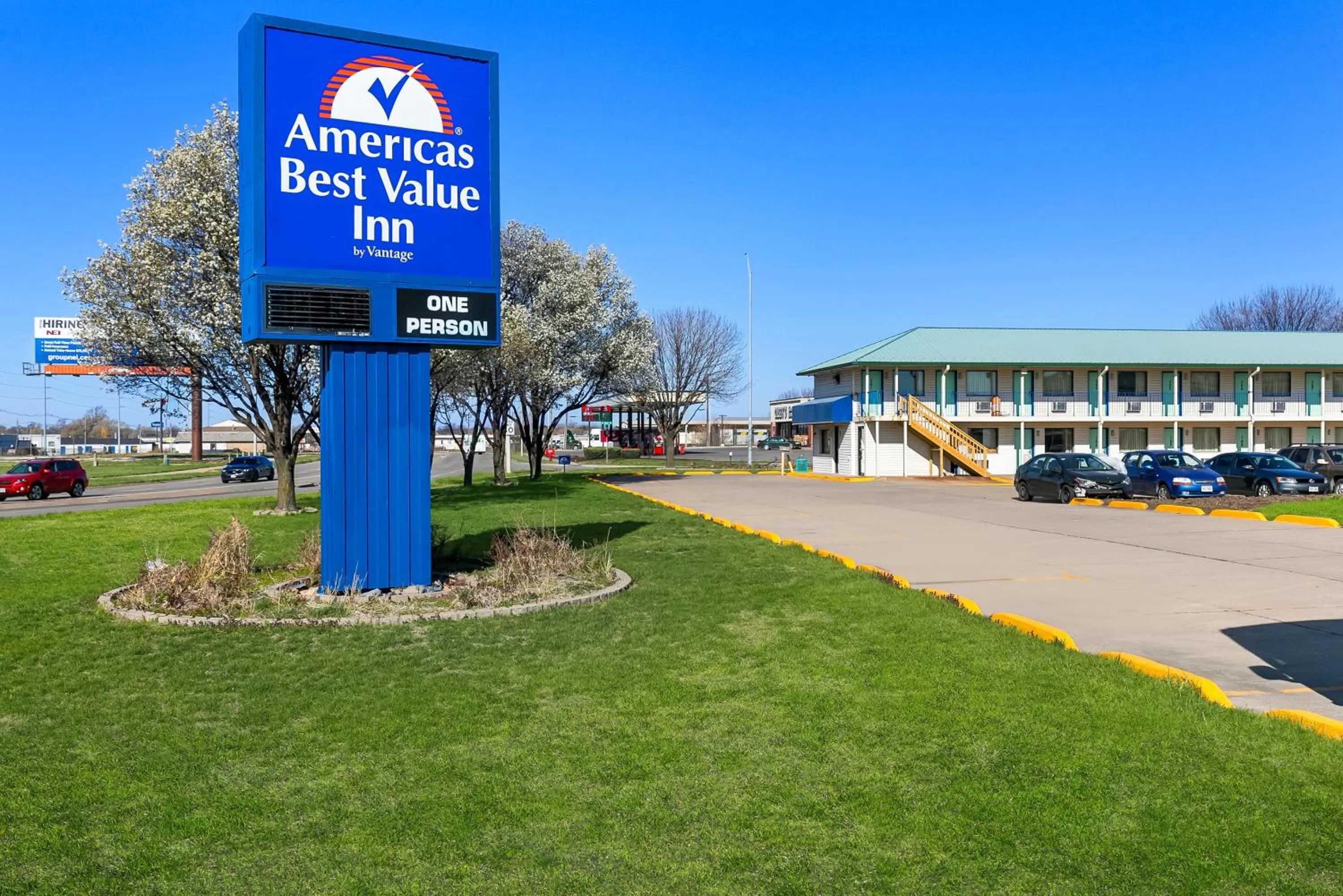 Property building in Americas Best Value Inn - Lincoln