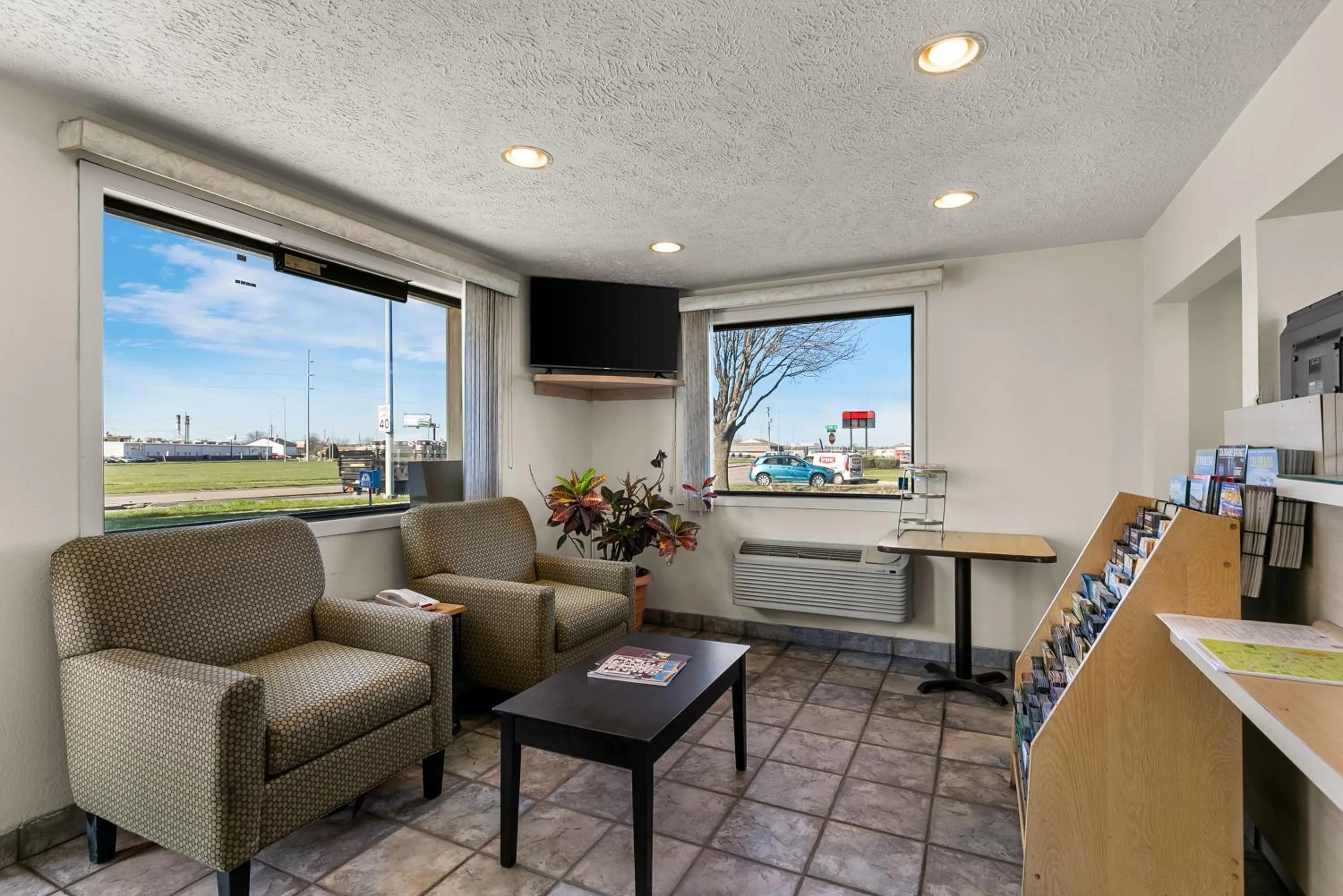 Lobby or reception in Americas Best Value Inn - Lincoln