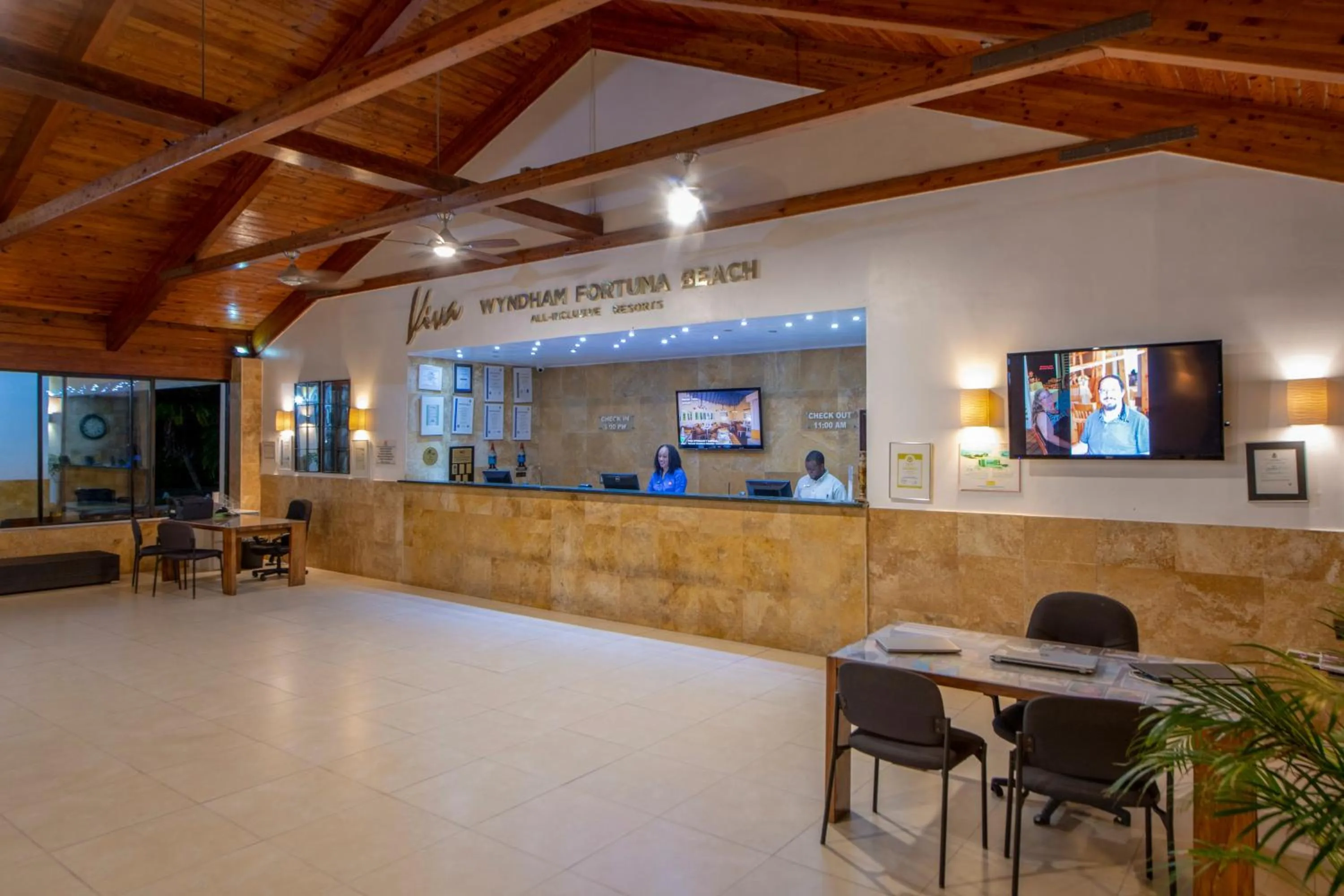 Lobby or reception in Viva Fortuna Beach by Wyndham, A Trademark All Inclusive