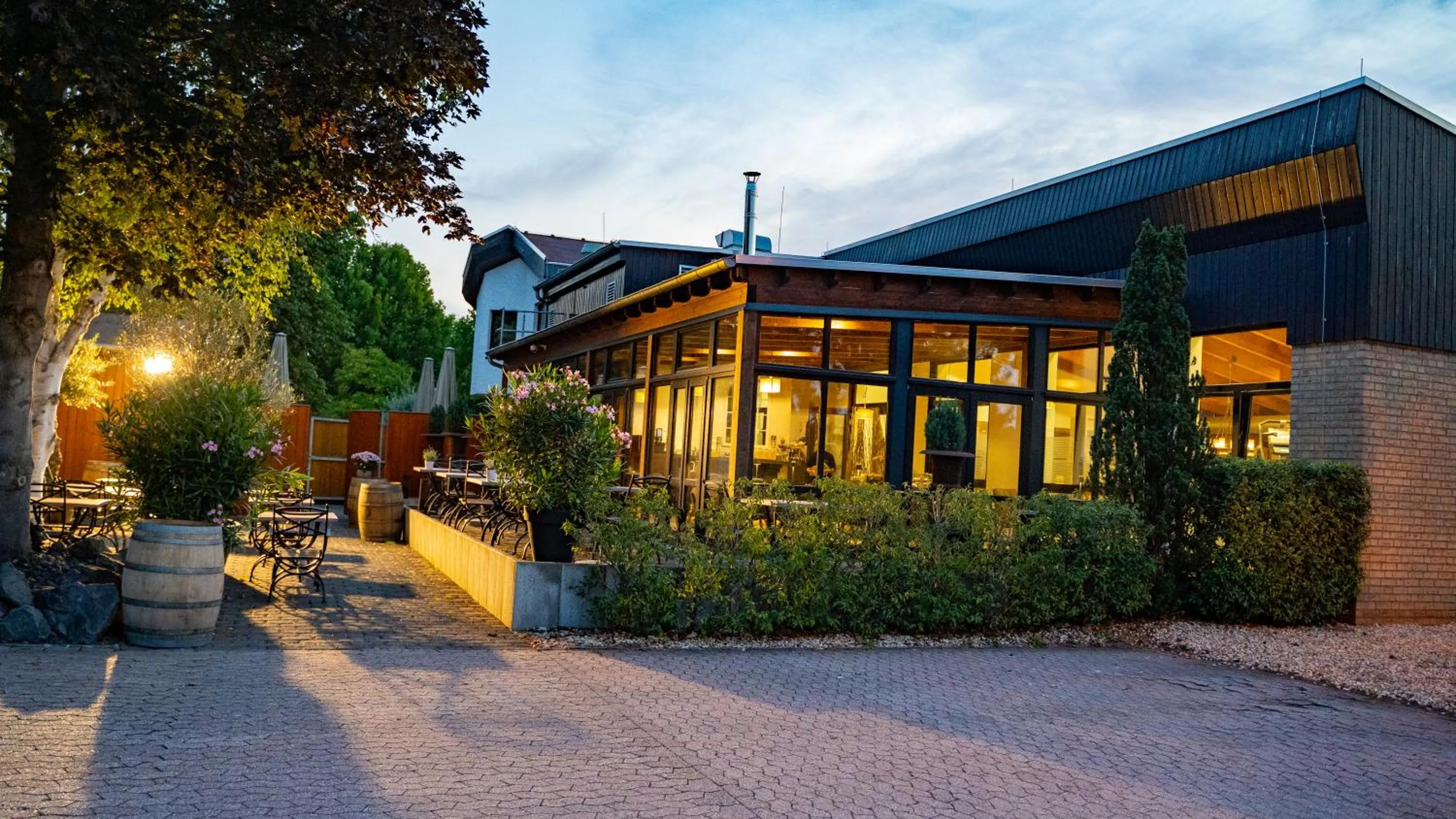 Restaurant/places to eat in monte mare SAUNA-SPA-SPORTS-HOTEL