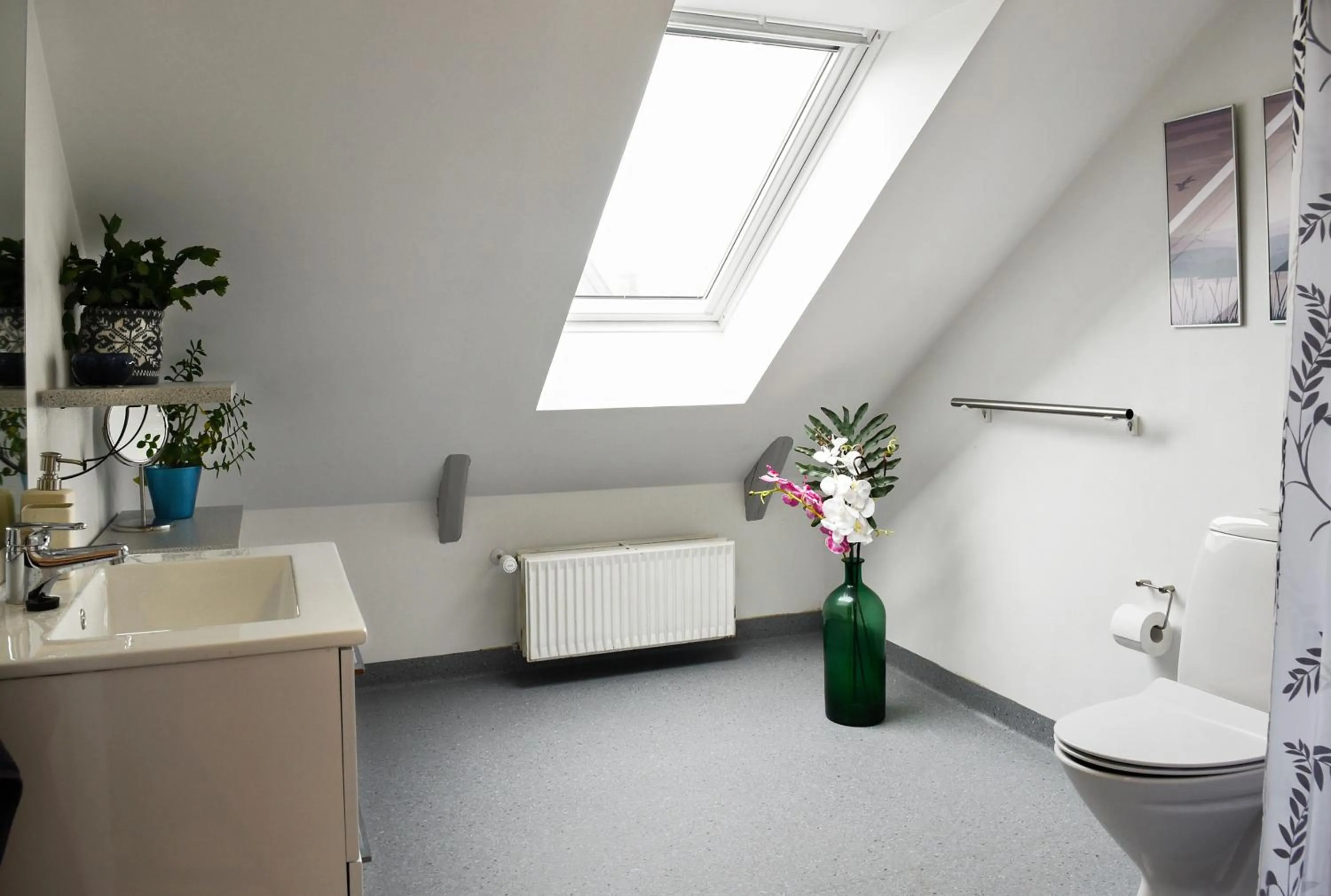 Bathroom in Dadas Bed & Breakfast