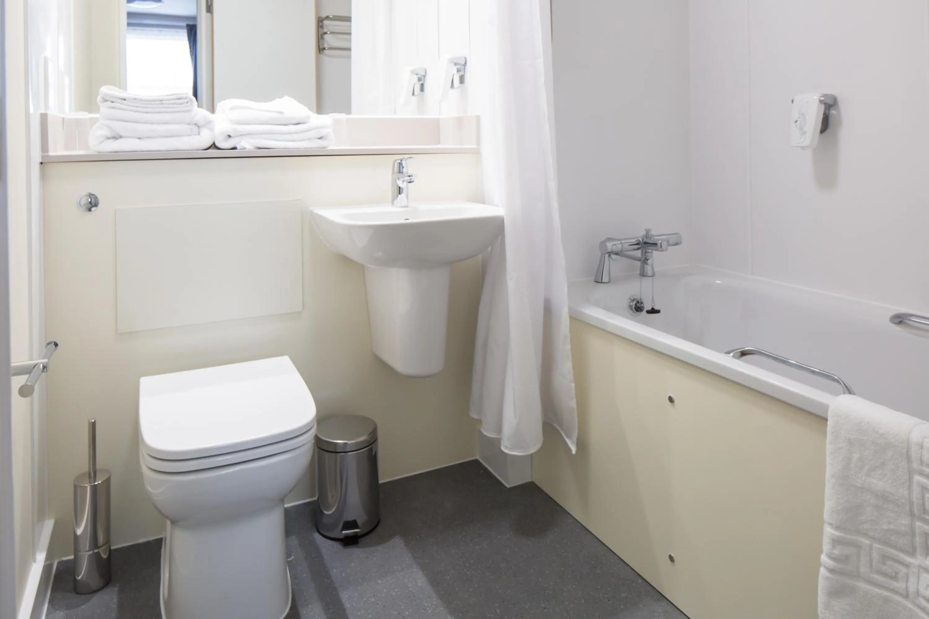 Bathroom in The Raven’s Cliff Lodge by Marston's Inns