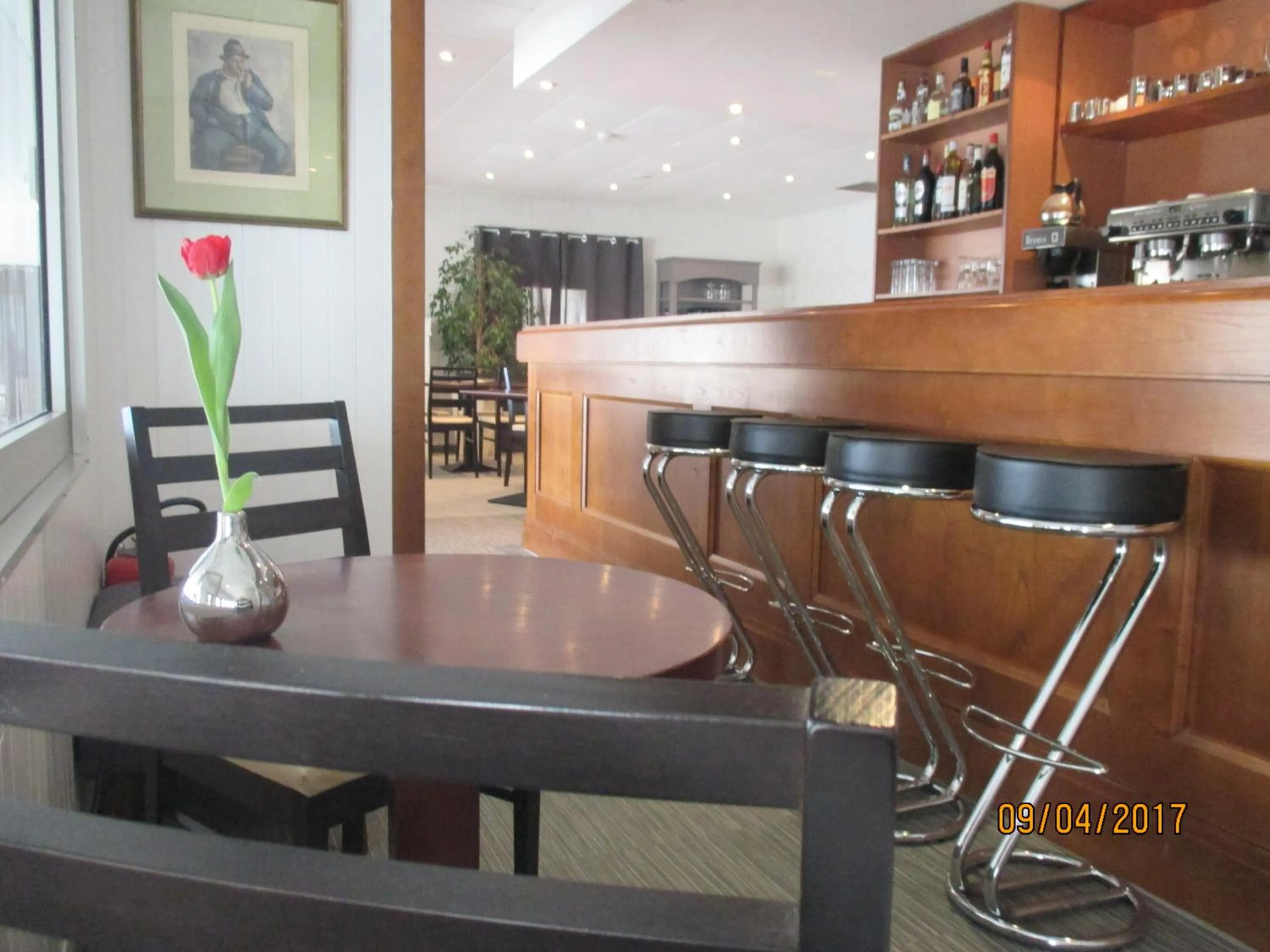 Lounge or bar in Hôtel Du Port Et De L'aven