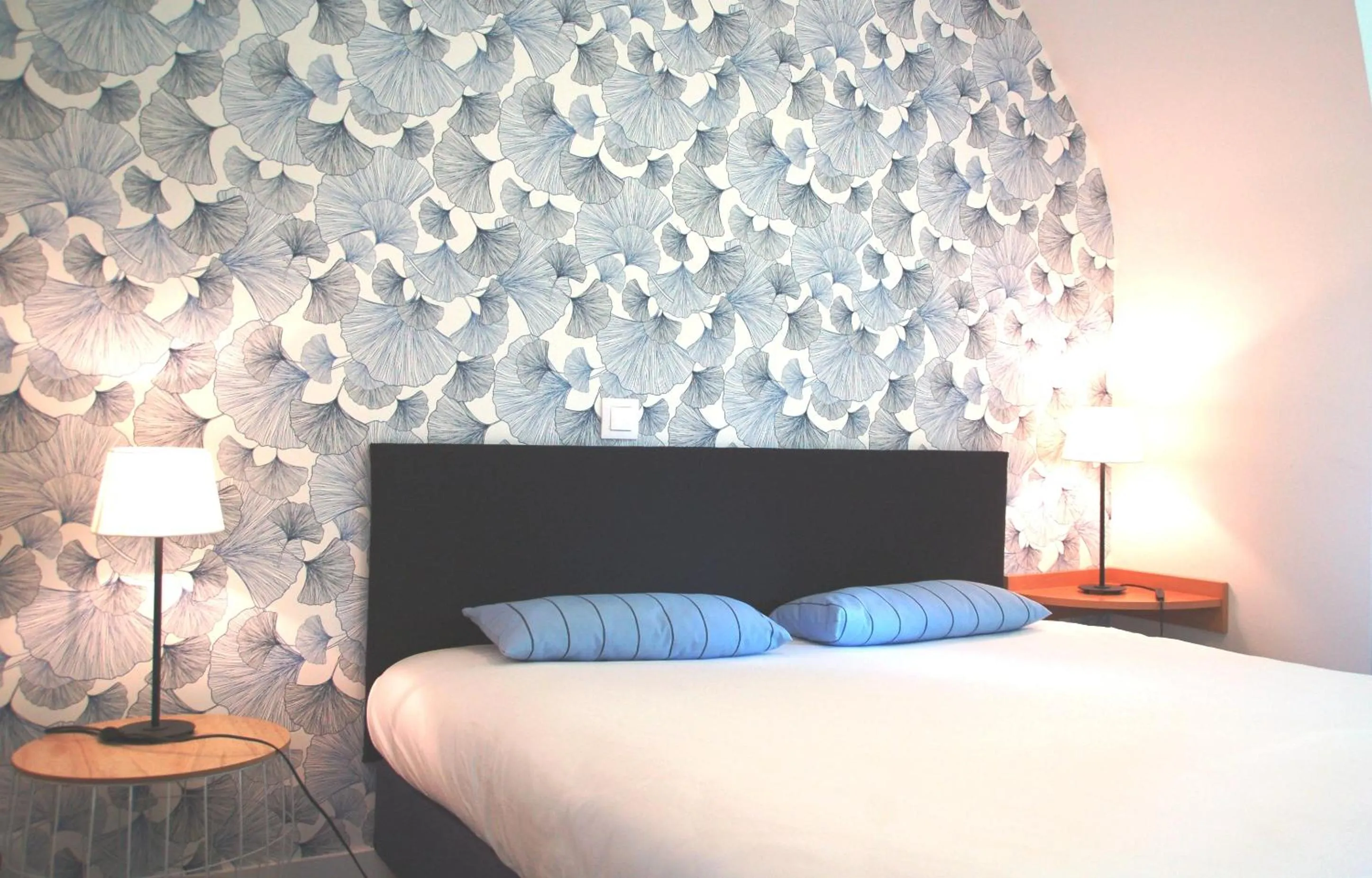 Bed in Hôtel Du Port Et De L'aven