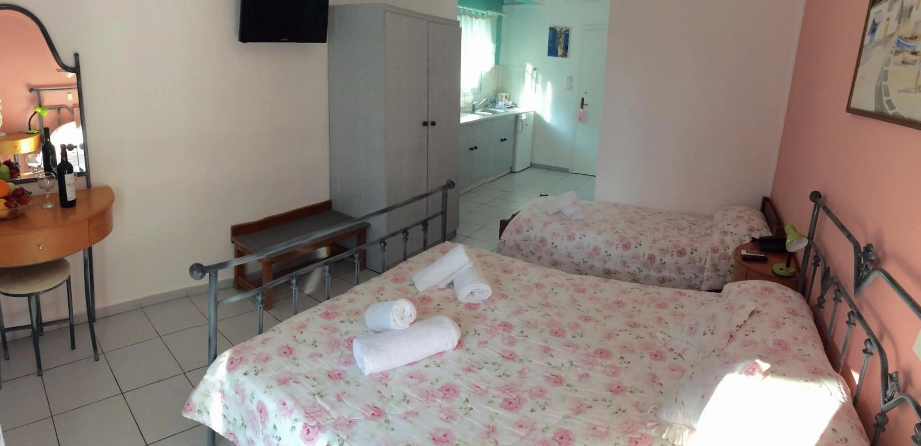 Day, Bed in Melissa Gold Coast