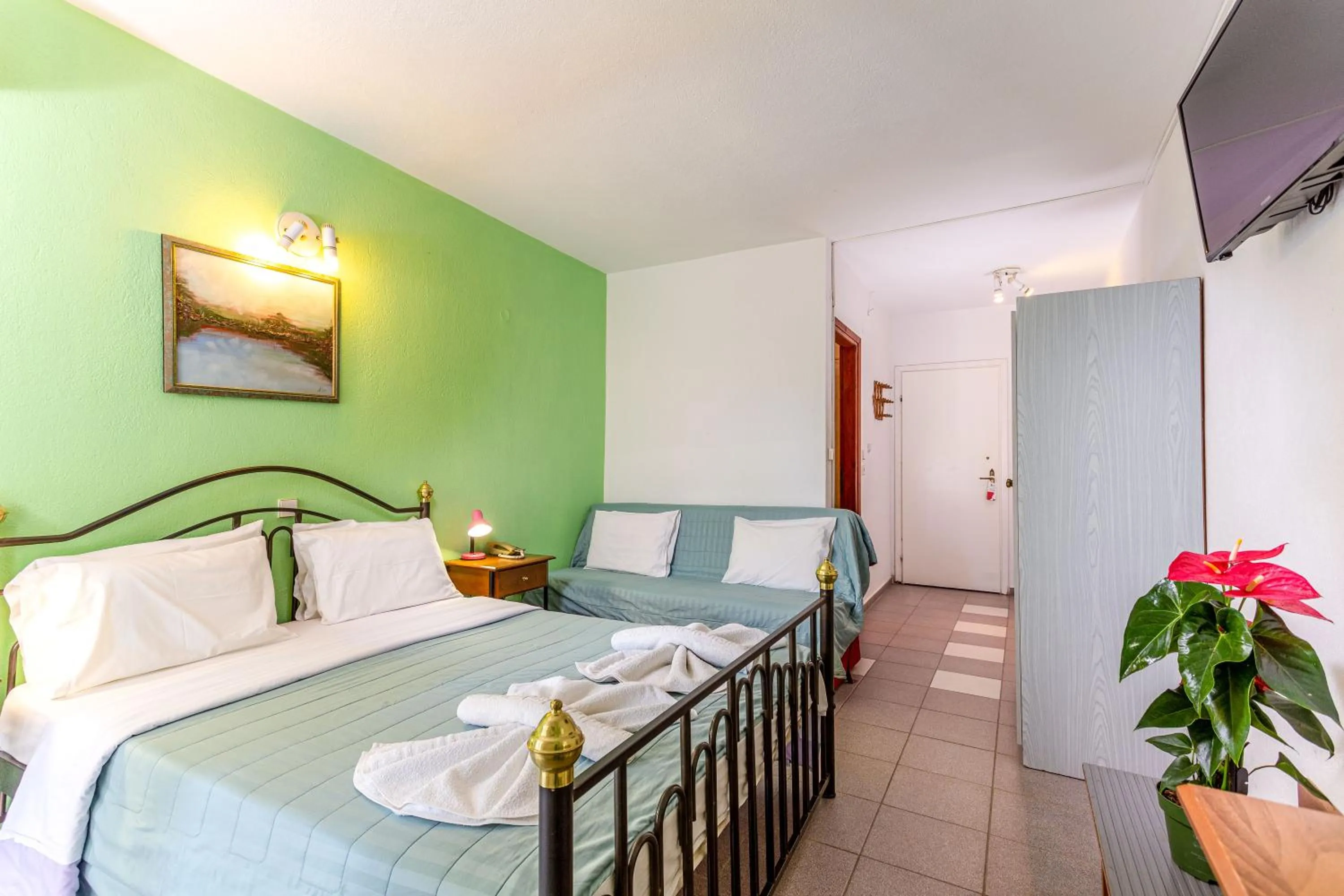 Standard Triple Studio in Melissa Gold Coast