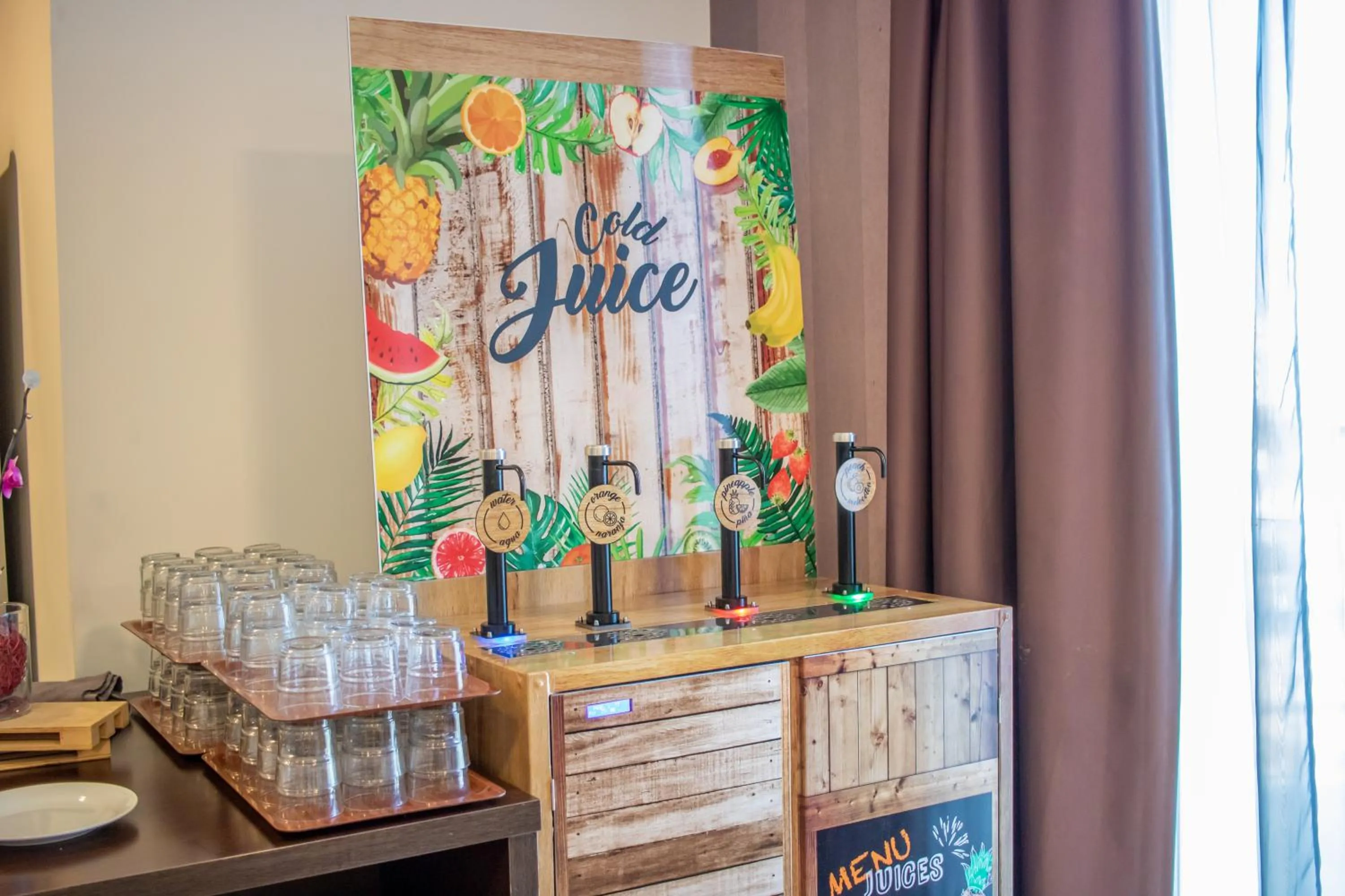 Buffet breakfast in YIT Vía Sevilla Mairena