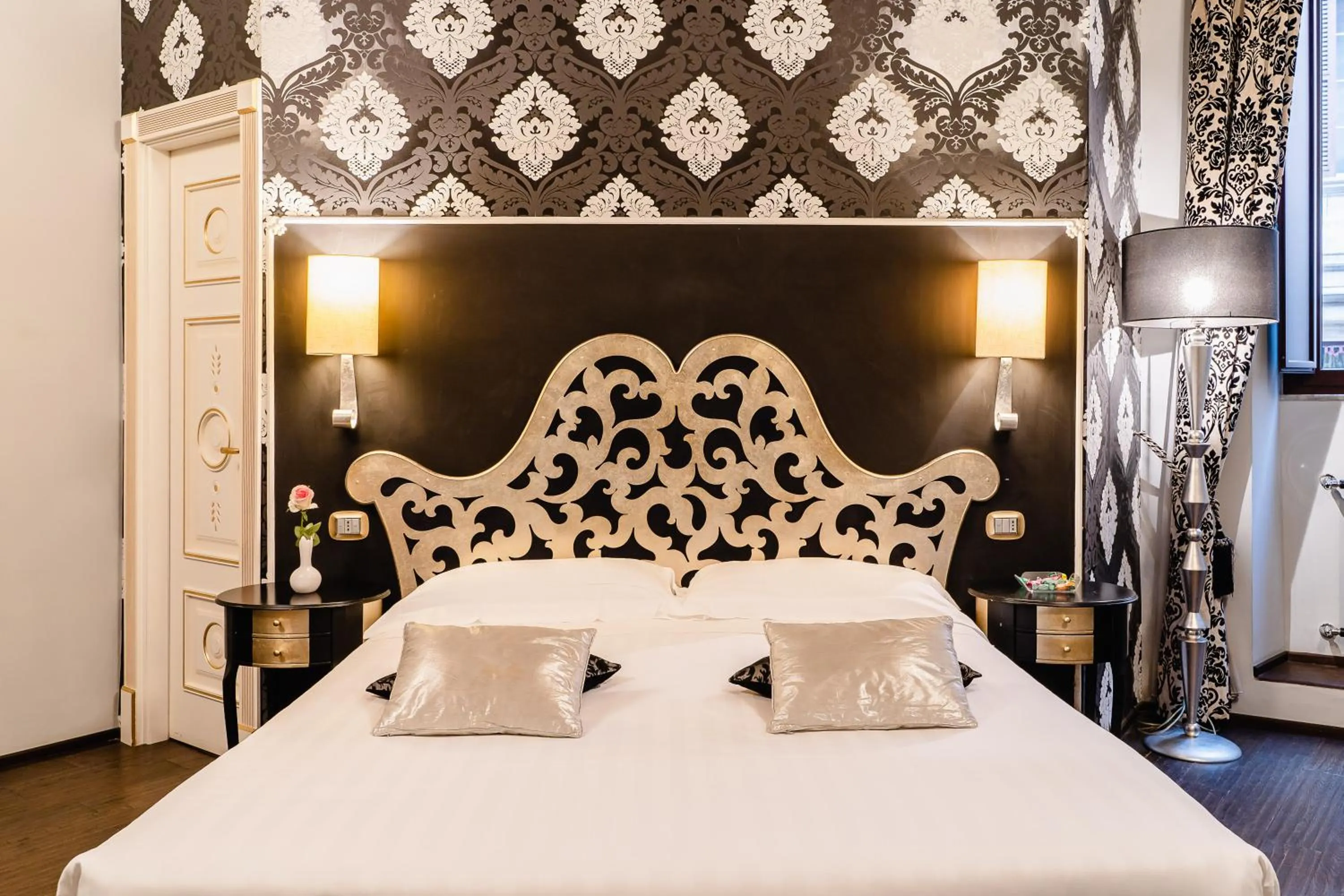 Bed in Locanda Del Sole-Roma Piazza Di Spagna Ripetta