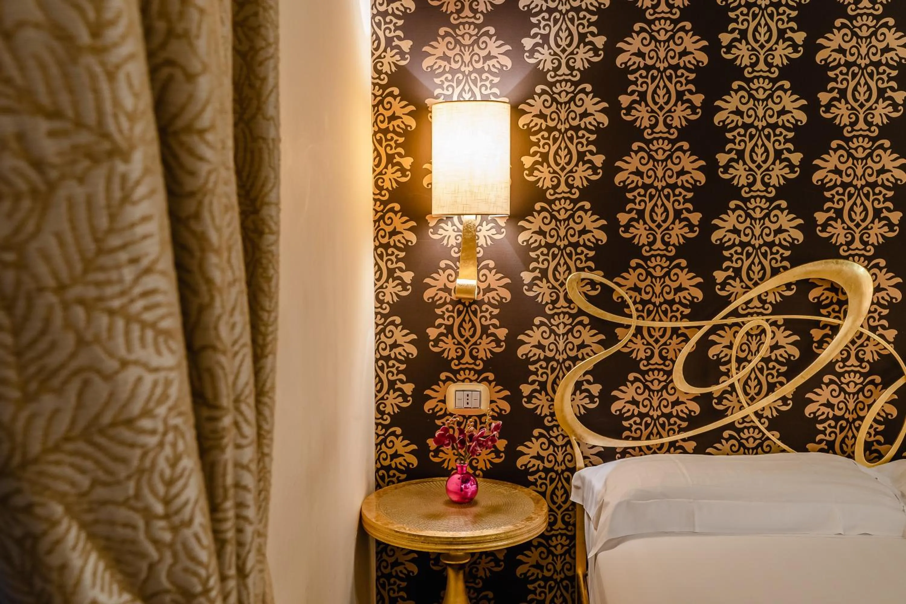 Bed in Locanda Del Sole-Roma Piazza Di Spagna Ripetta