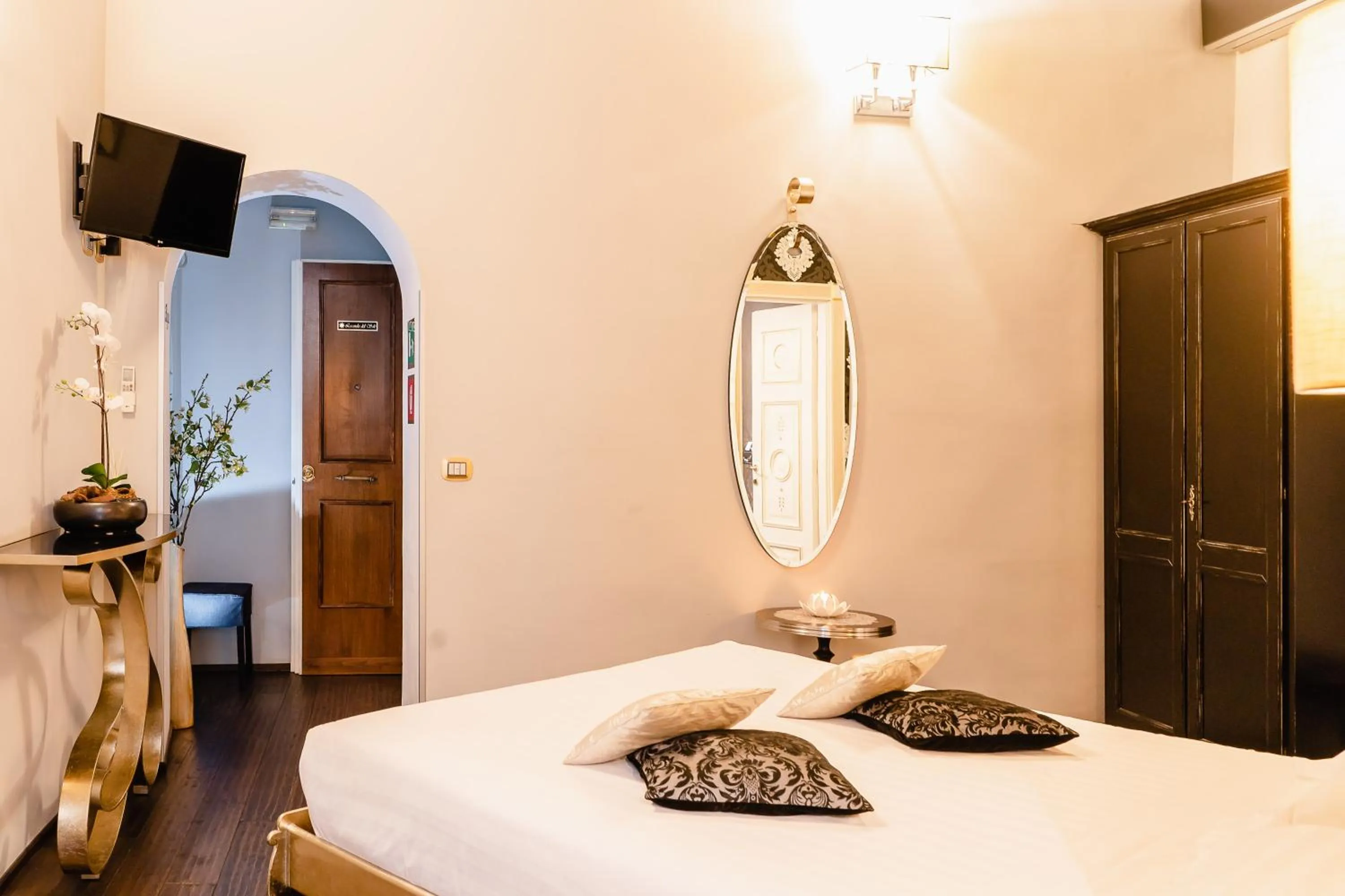 Bed in Locanda Del Sole-Roma Piazza Di Spagna Ripetta