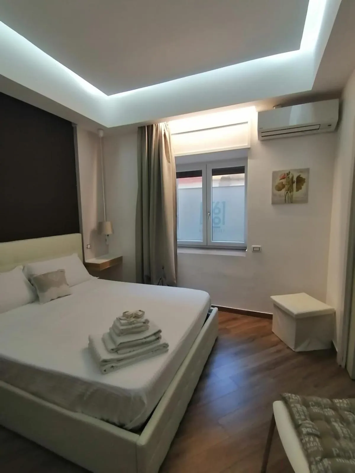 Photo of the whole room in 360 Hospitality