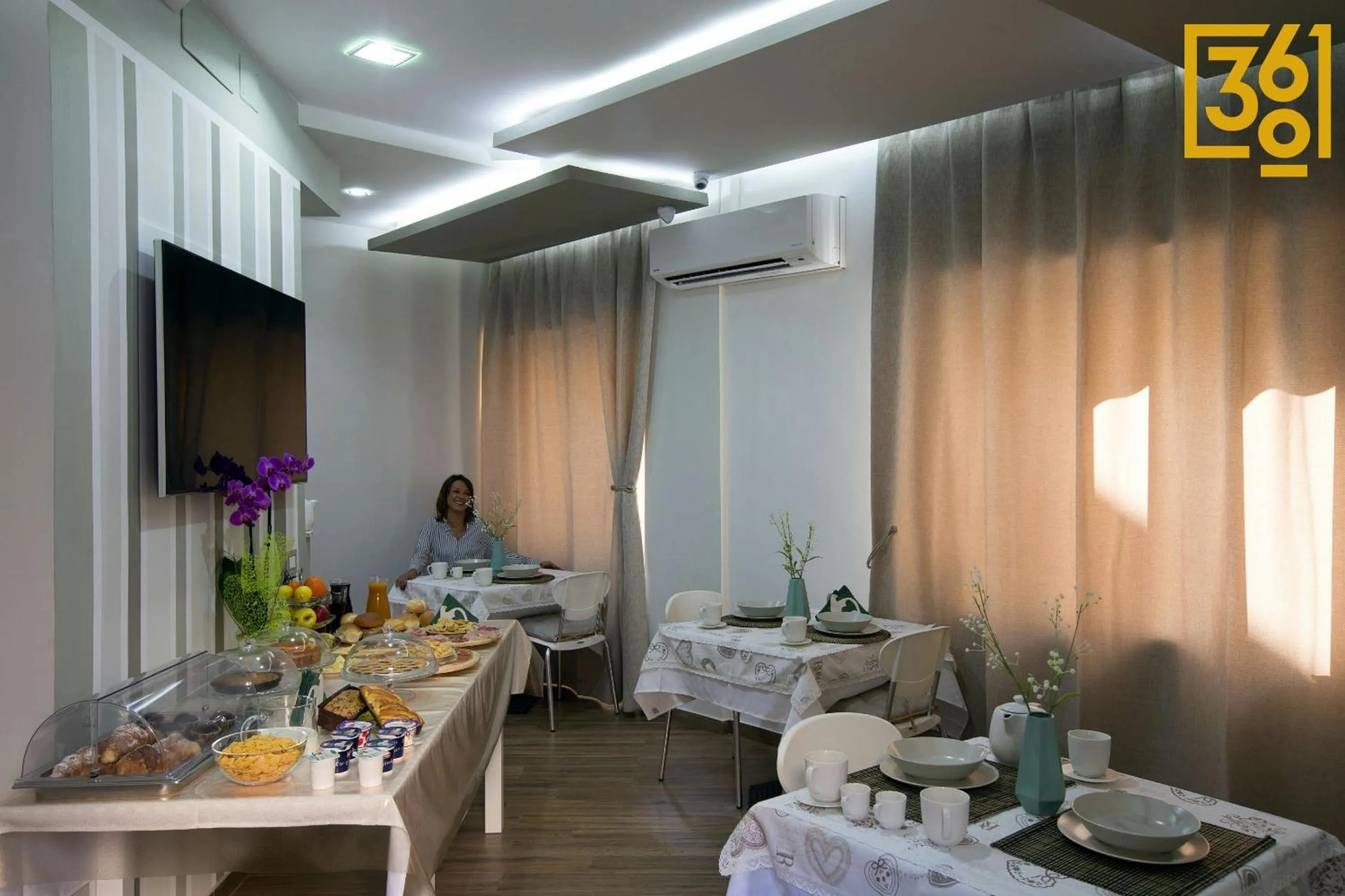 Communal lounge/ TV room in 360 Hospitality