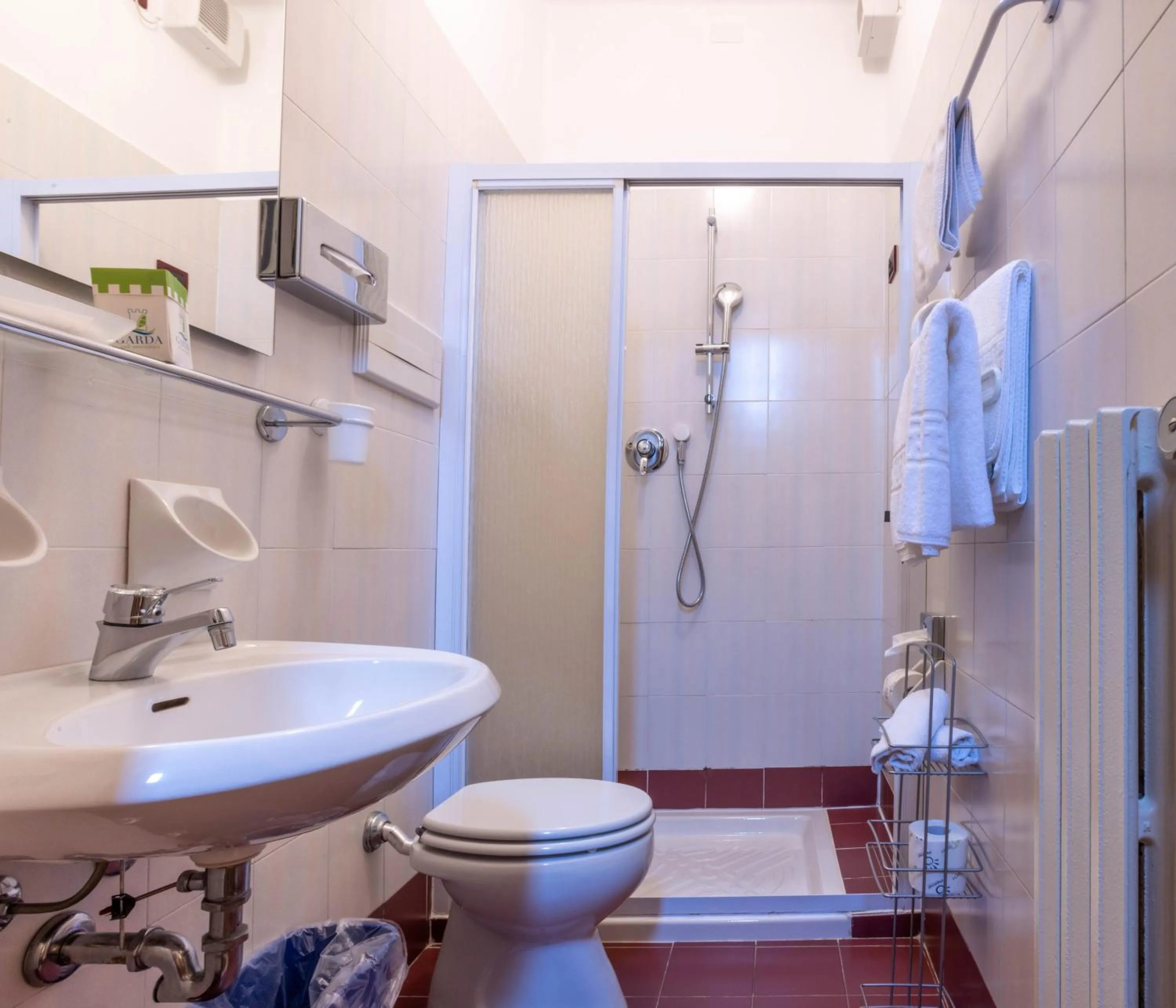 Shower in Hotel Giardinetto