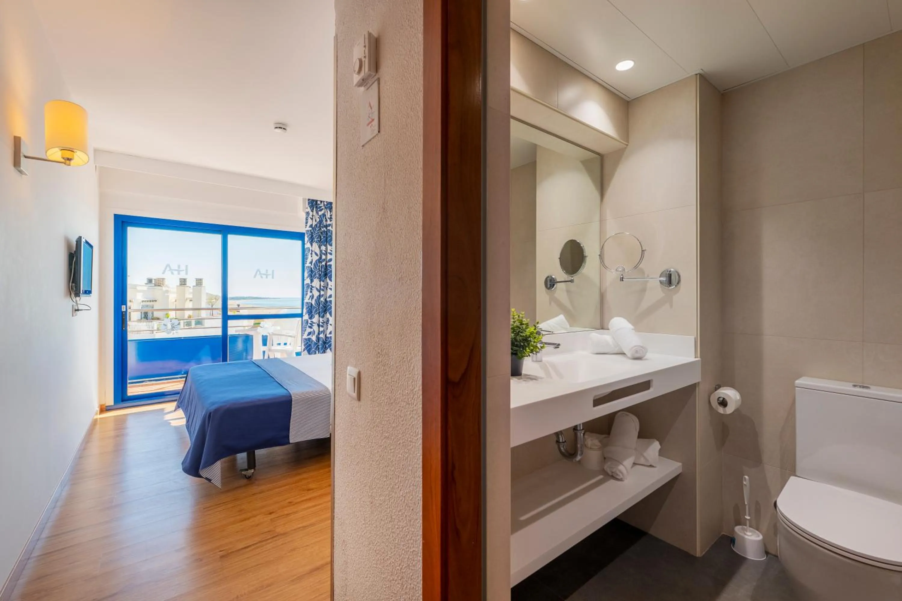 Bed in Hotel Tahití Playa