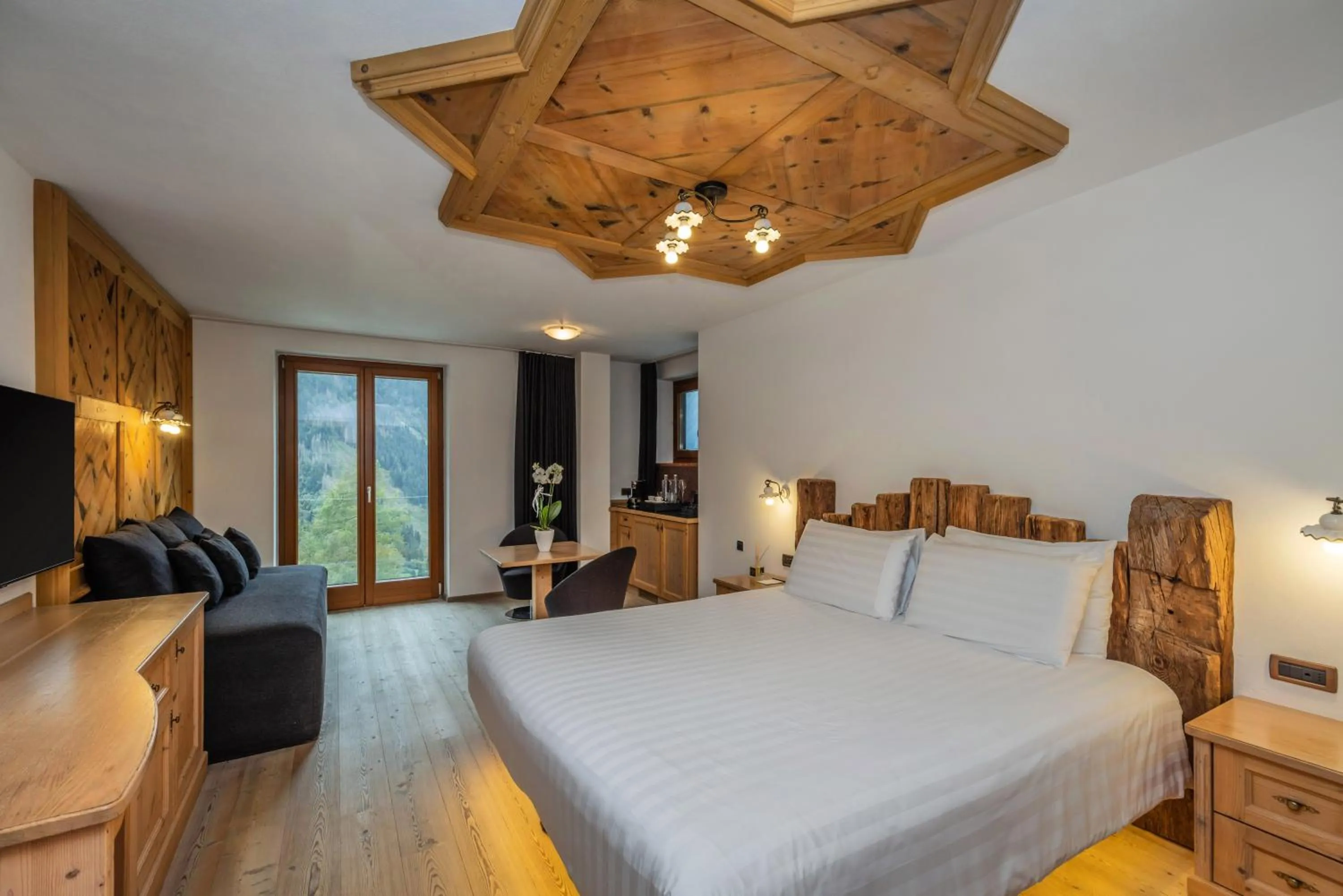 Bedroom, Bed in Hotel Chalet Al Foss - Adults Only