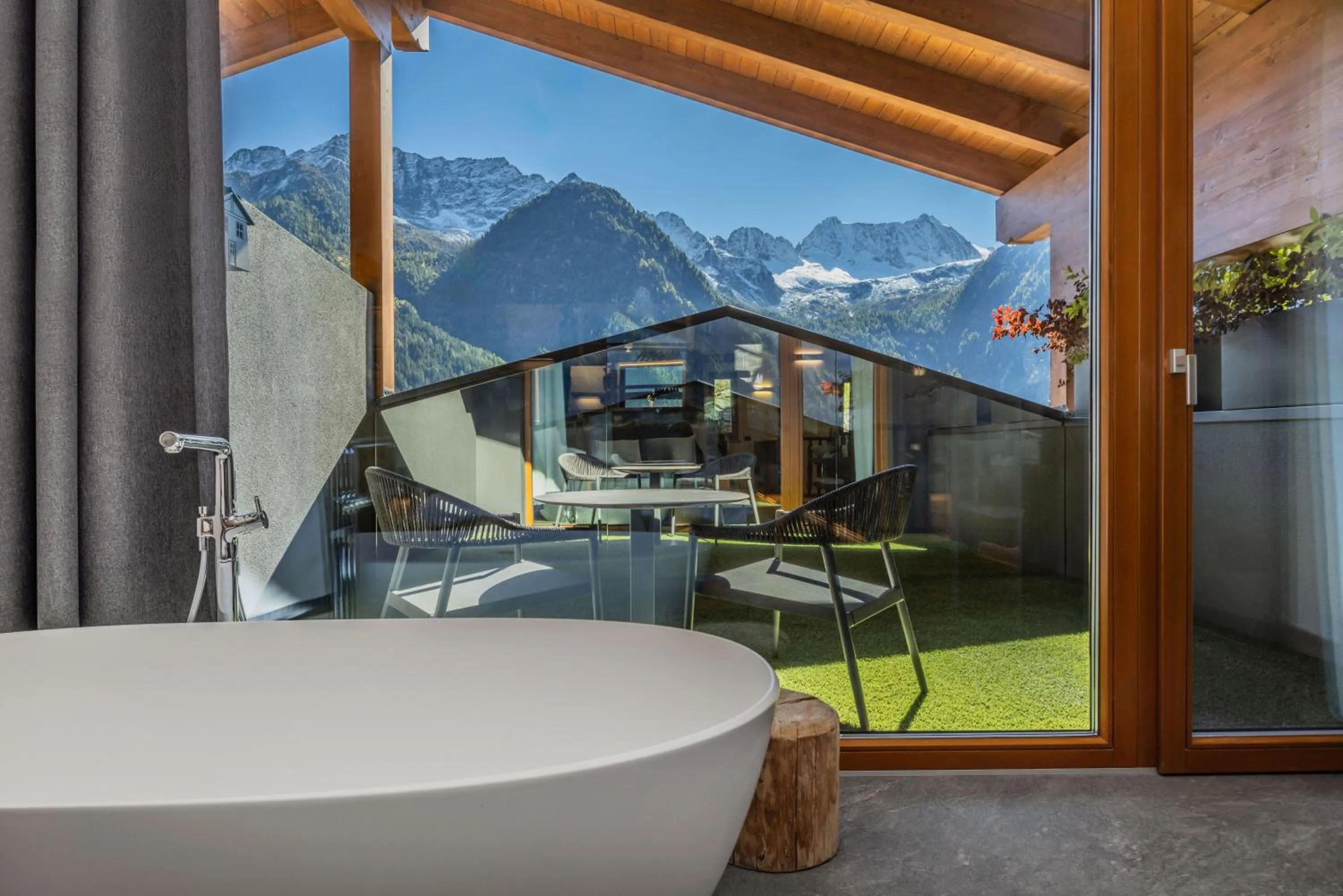 Mountain view in Hotel Chalet Al Foss - Adults Only